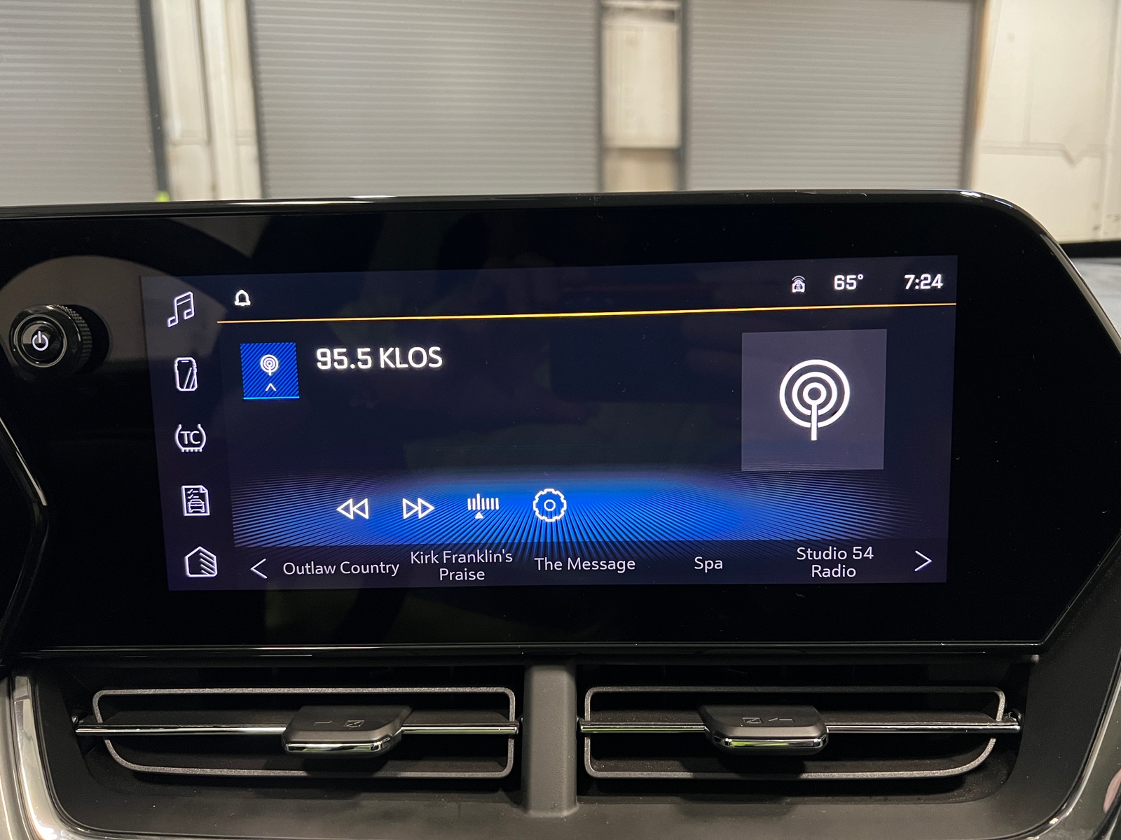 Thumbnail: 2025 Chevrolet Trax - 4