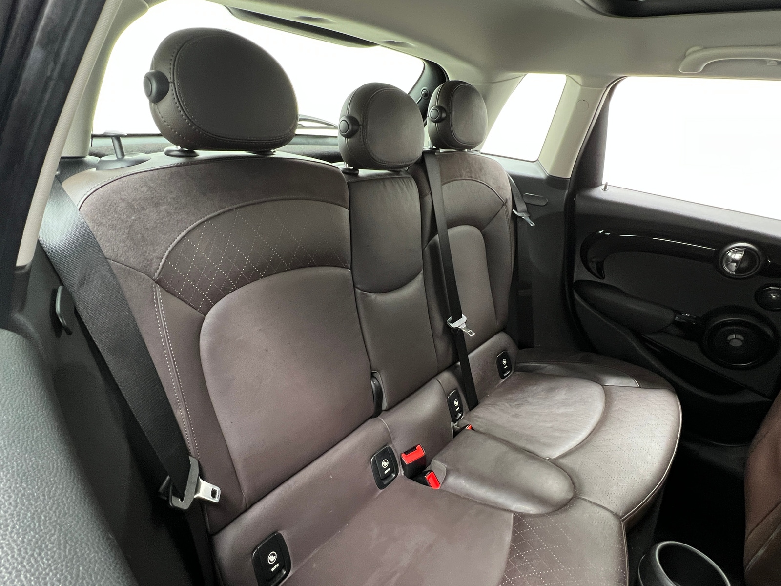 Thumbnail: 2016 MINI Cooper Hardtop - 5