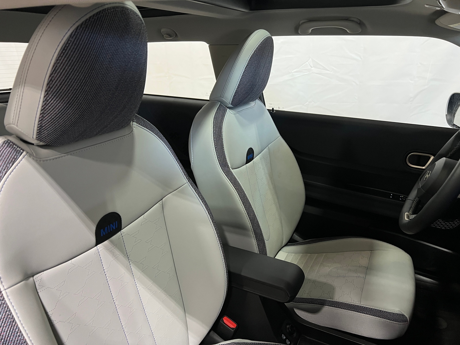 Thumbnail: 2025 MINI Cooper Hardtop - 2