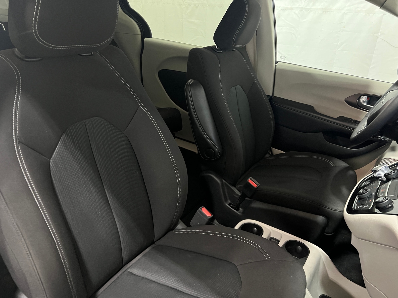 Thumbnail: 2024 Chrysler Voyager - 2