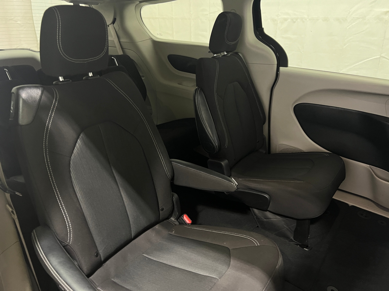 Thumbnail: 2024 Chrysler Voyager - 6