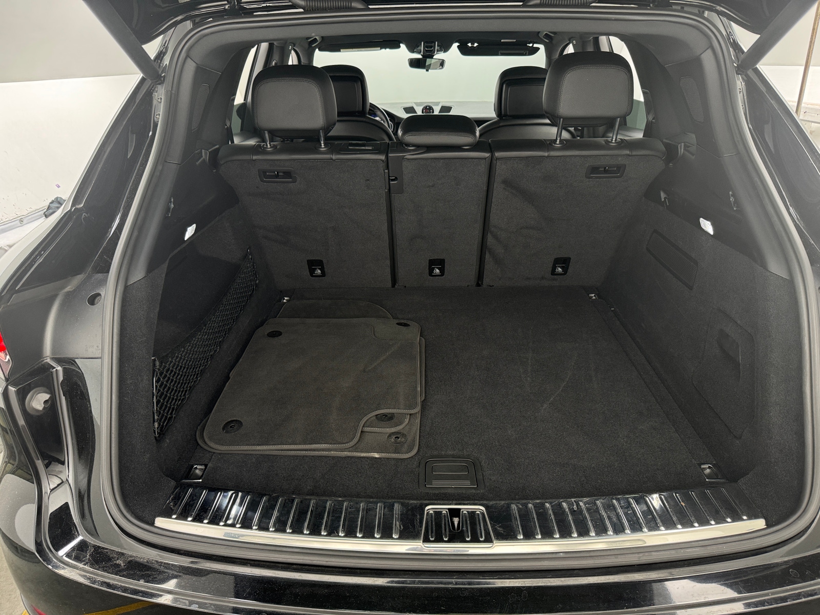 Thumbnail: 2020 Porsche Cayenne - 6