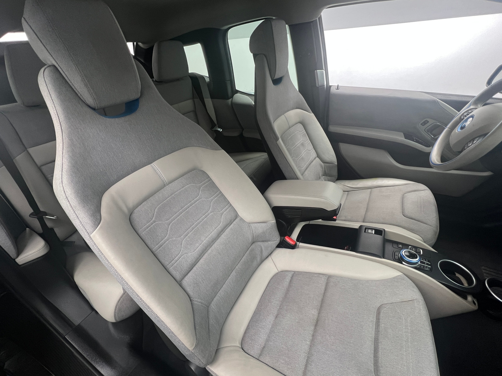 Thumbnail: 2017 BMW i3 - 2