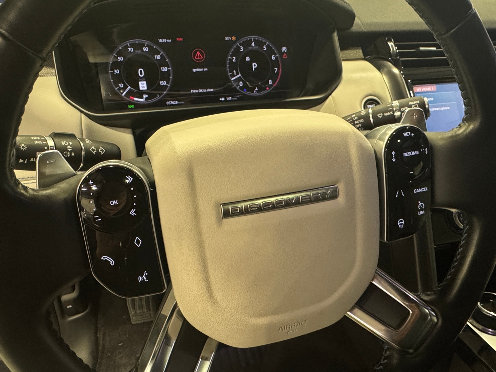 Thumbnail: 2020 Land Rover Discovery - 4