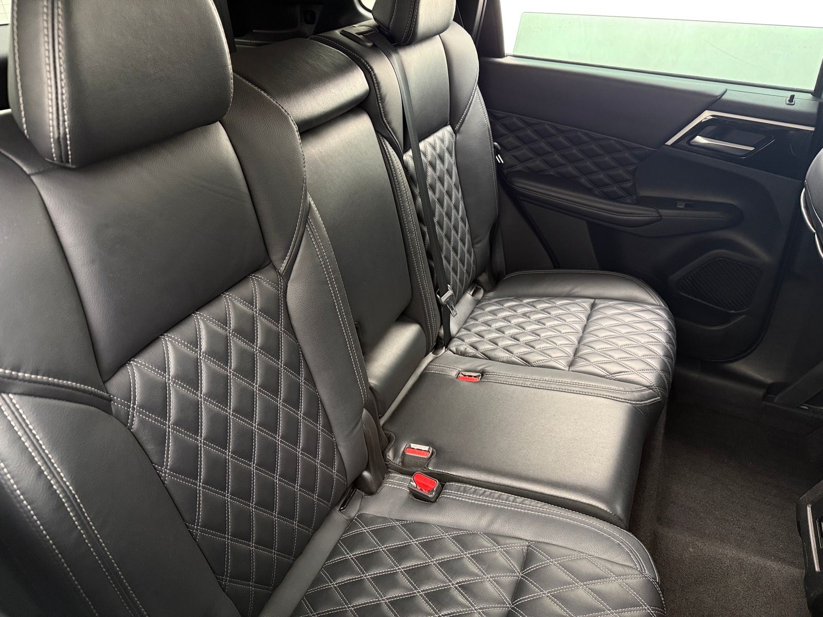 Thumbnail: 2022 Mitsubishi Outlander - 5