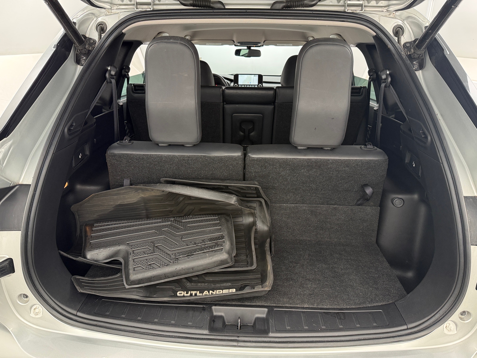 Thumbnail: 2022 Mitsubishi Outlander - 6