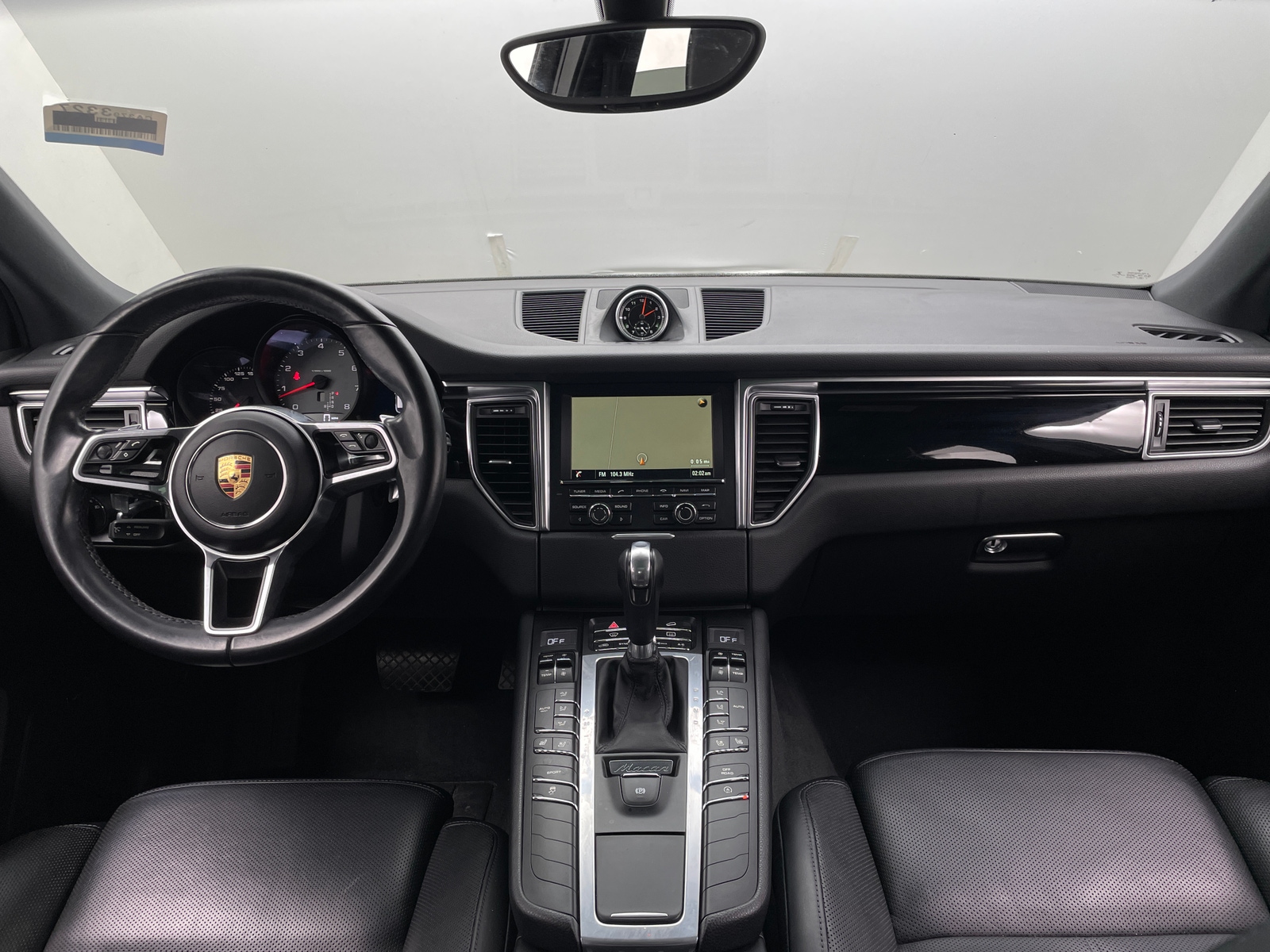 Thumbnail: 2016 Porsche Macan - 2