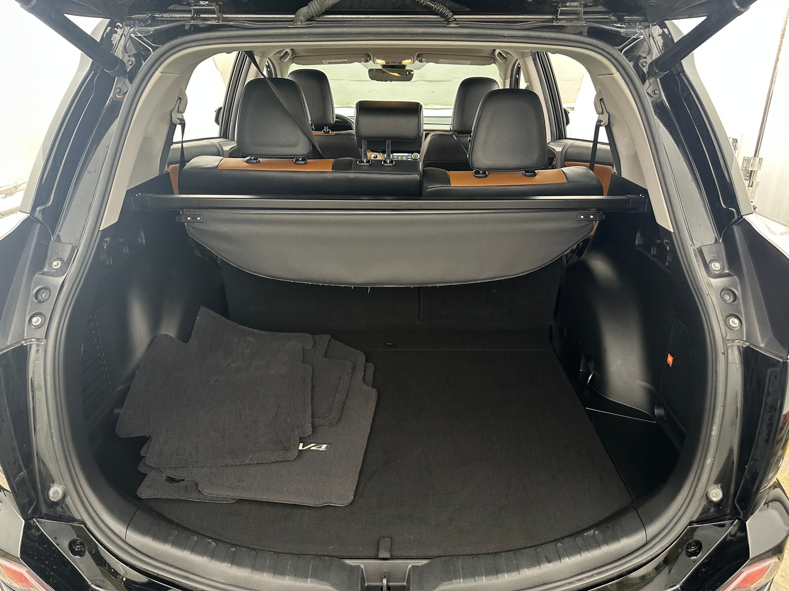 Thumbnail: 2018 Toyota RAV4 - 6