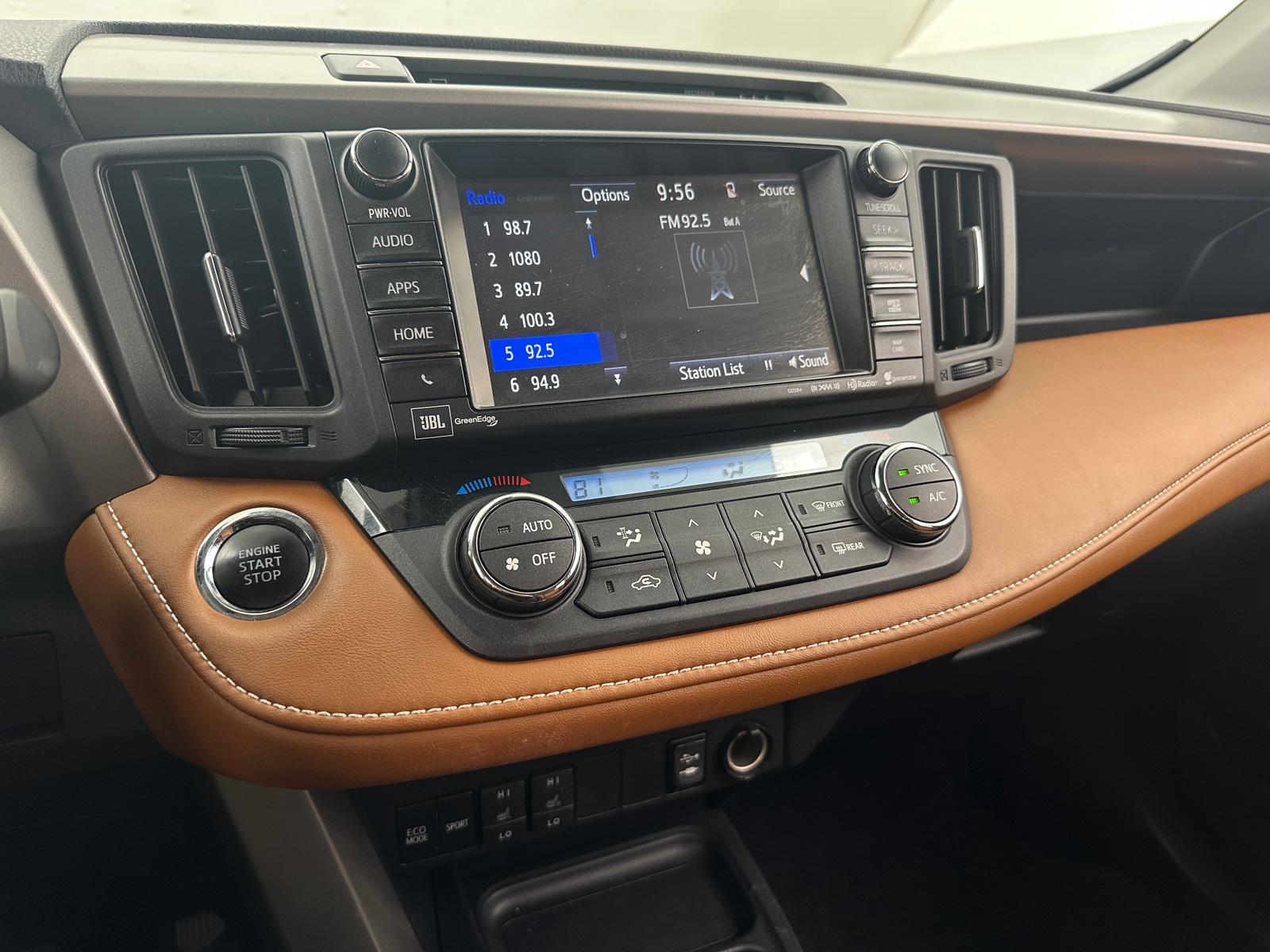 Thumbnail: 2018 Toyota RAV4 - 3