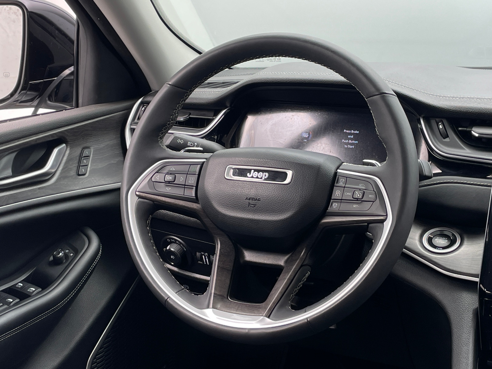 Thumbnail: 2023 Jeep Grand Cherokee L - 4