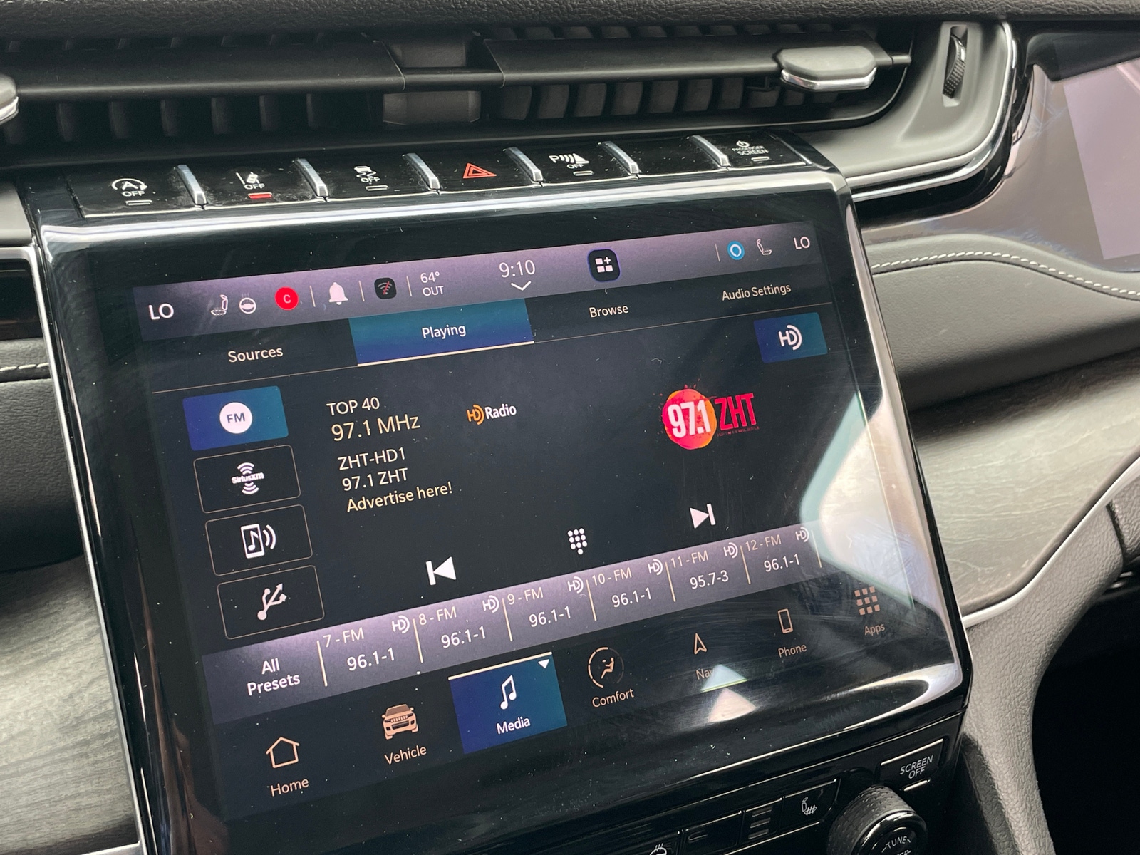 Thumbnail: 2023 Jeep Grand Cherokee L - 3