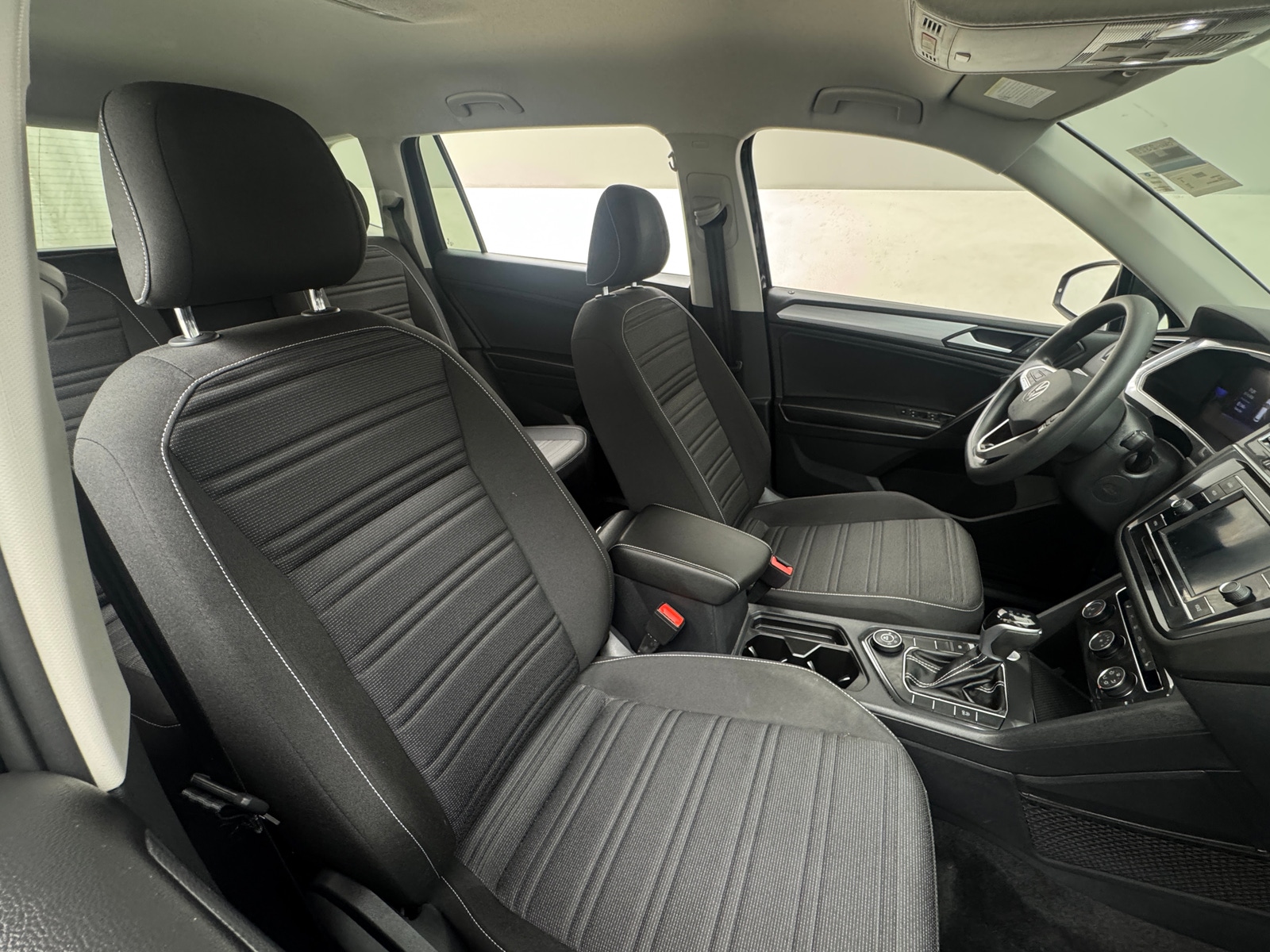 Thumbnail: 2022 Volkswagen Tiguan - 2