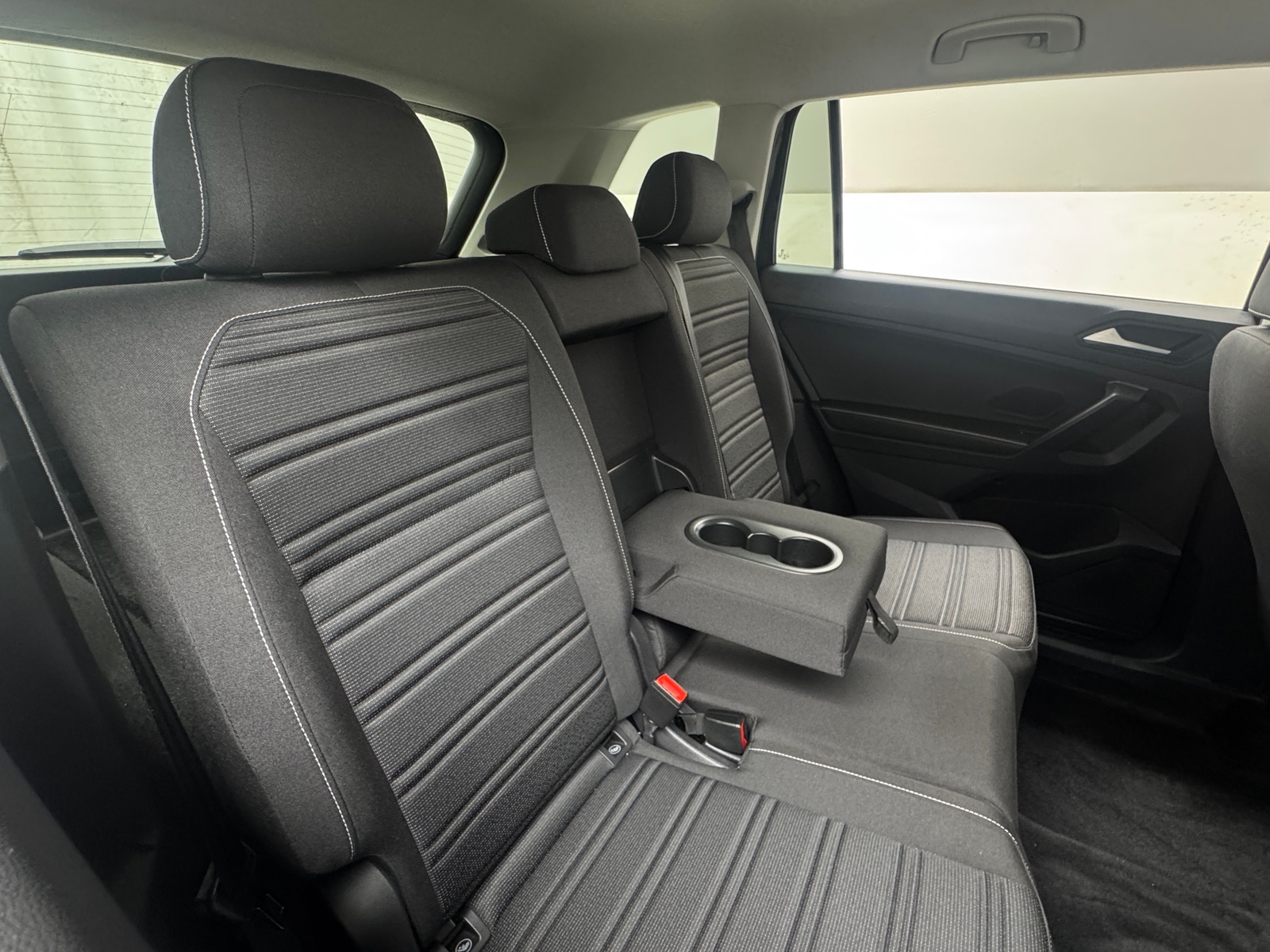 Thumbnail: 2022 Volkswagen Tiguan - 6