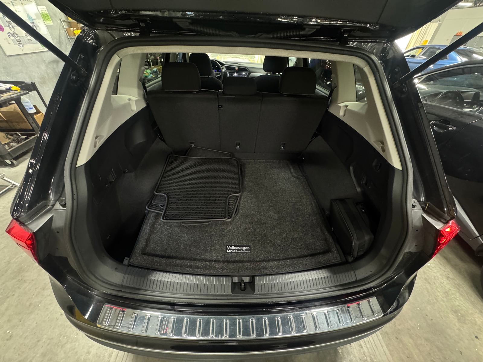 Thumbnail: 2022 Volkswagen Tiguan - 7