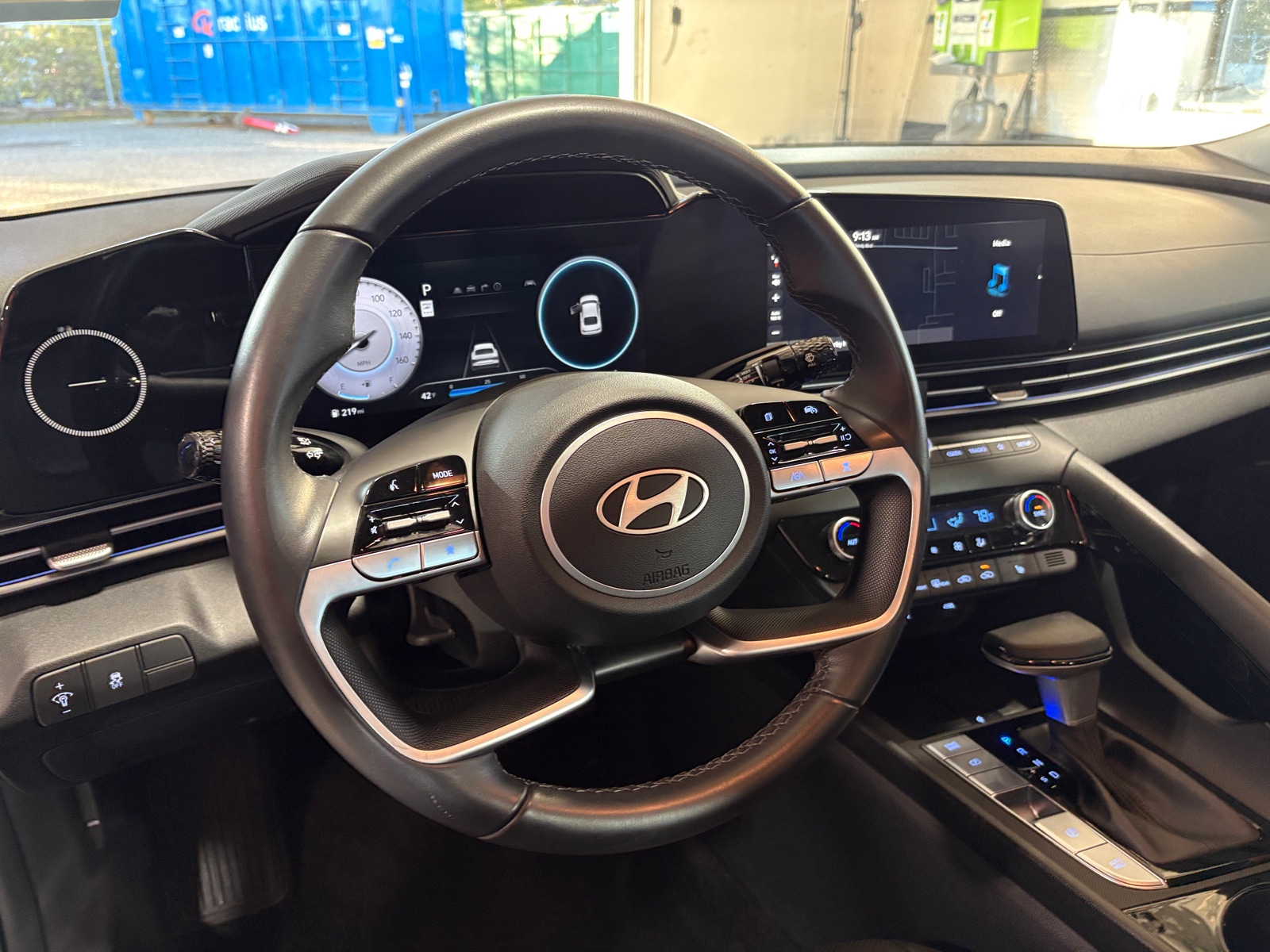 Thumbnail: 2025 Hyundai Elantra - 4