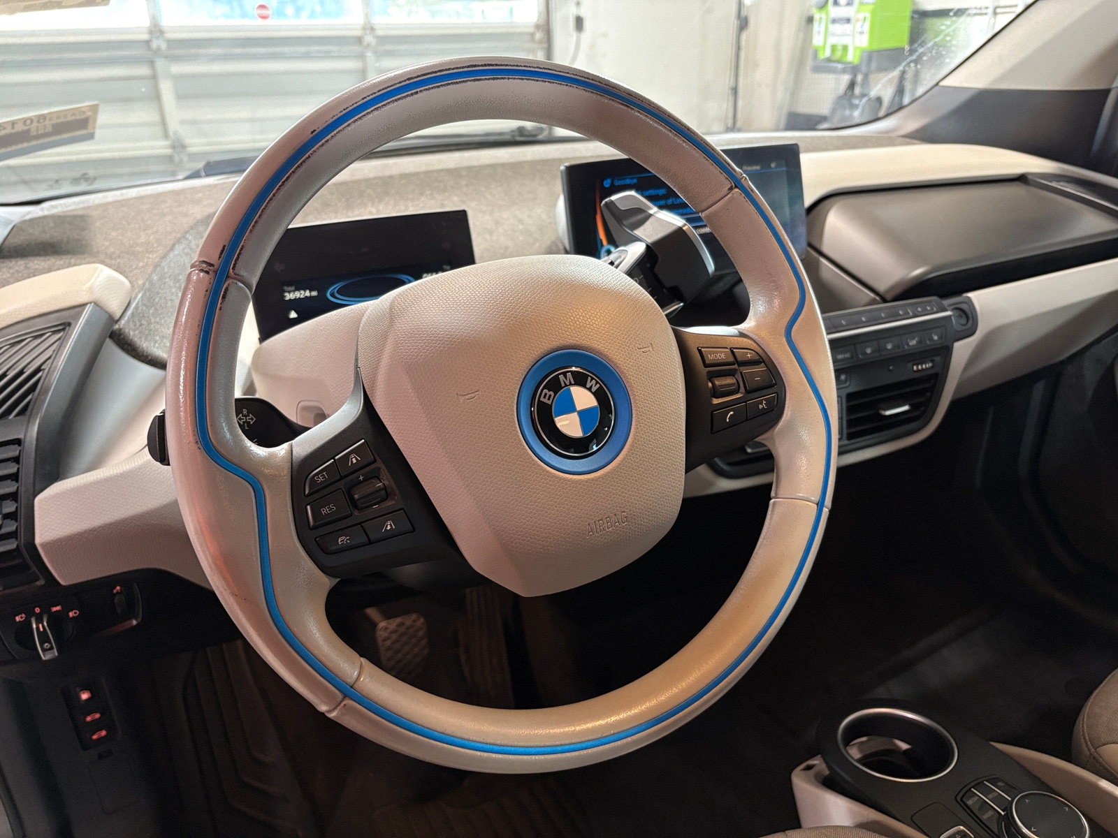 Thumbnail: 2017 BMW i3 - 5