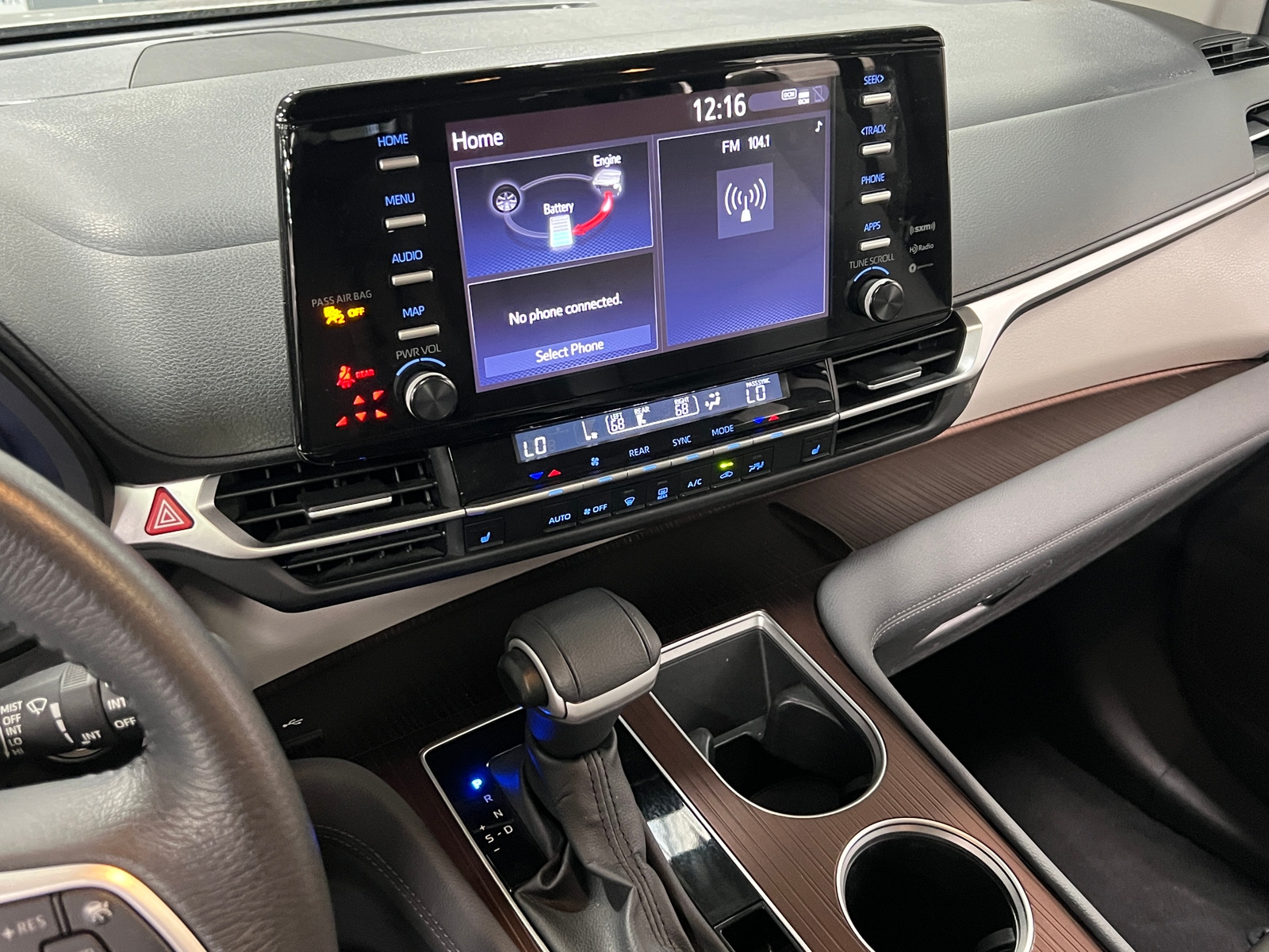 Thumbnail: 2024 Toyota Sienna - 3