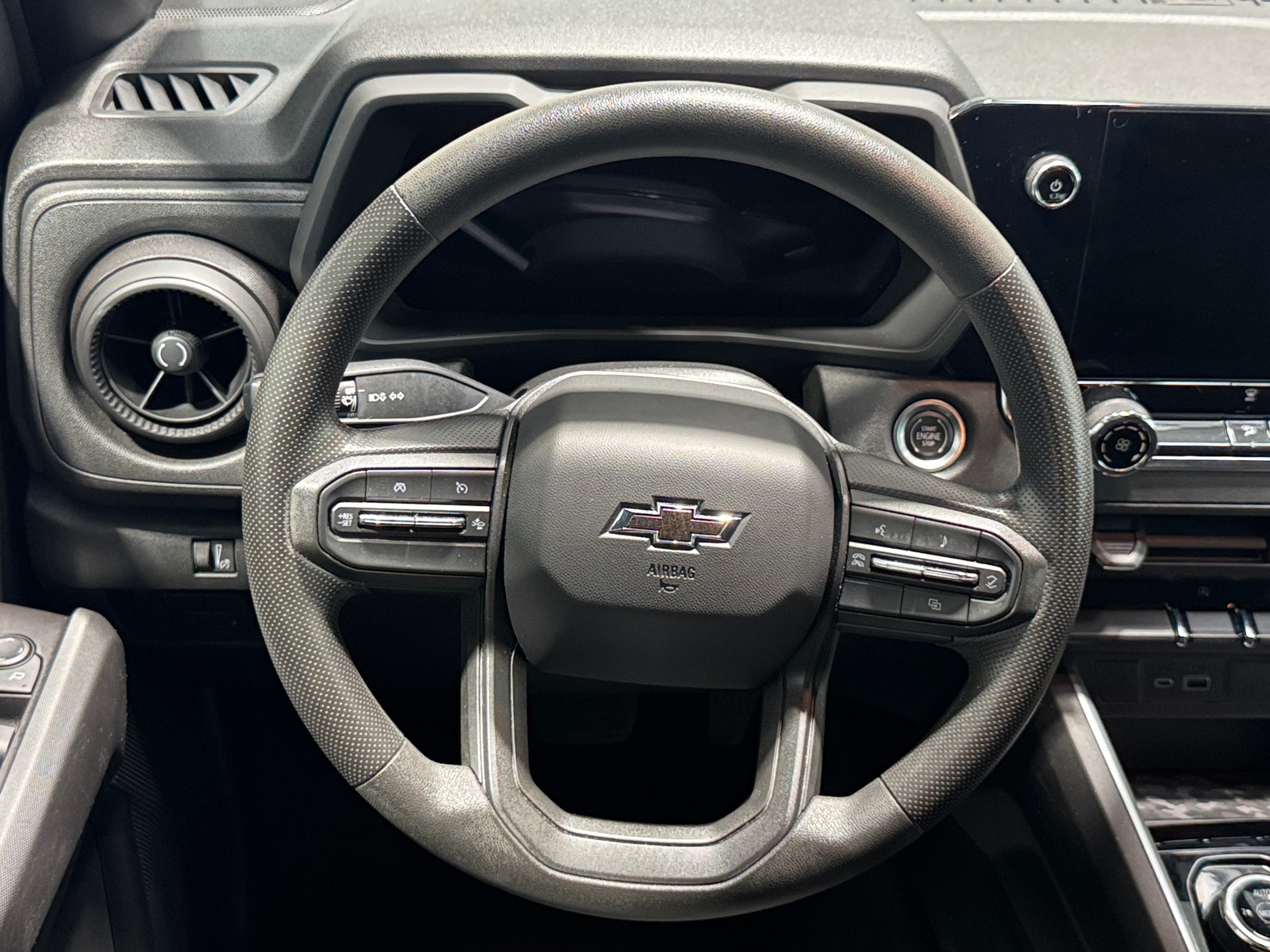 Thumbnail: 2023 Chevrolet Colorado - 5