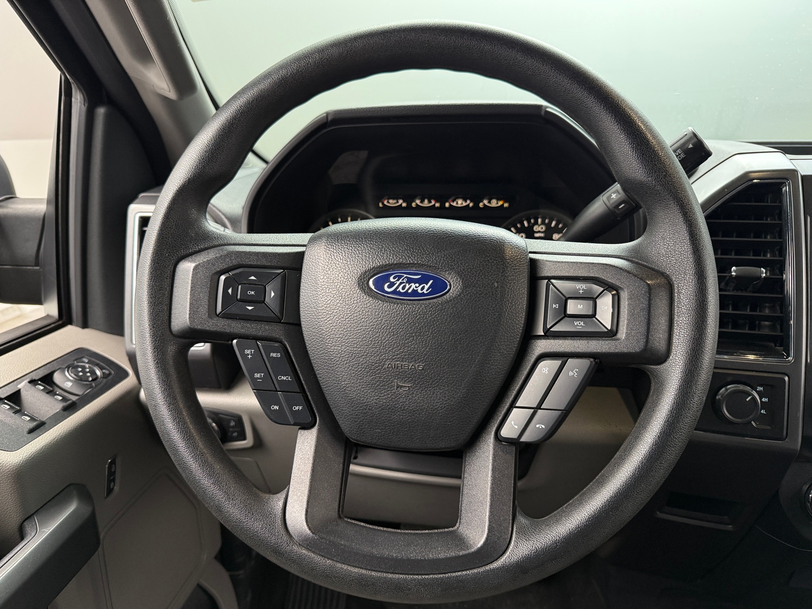 Thumbnail: 2018 Ford Econoline - 5