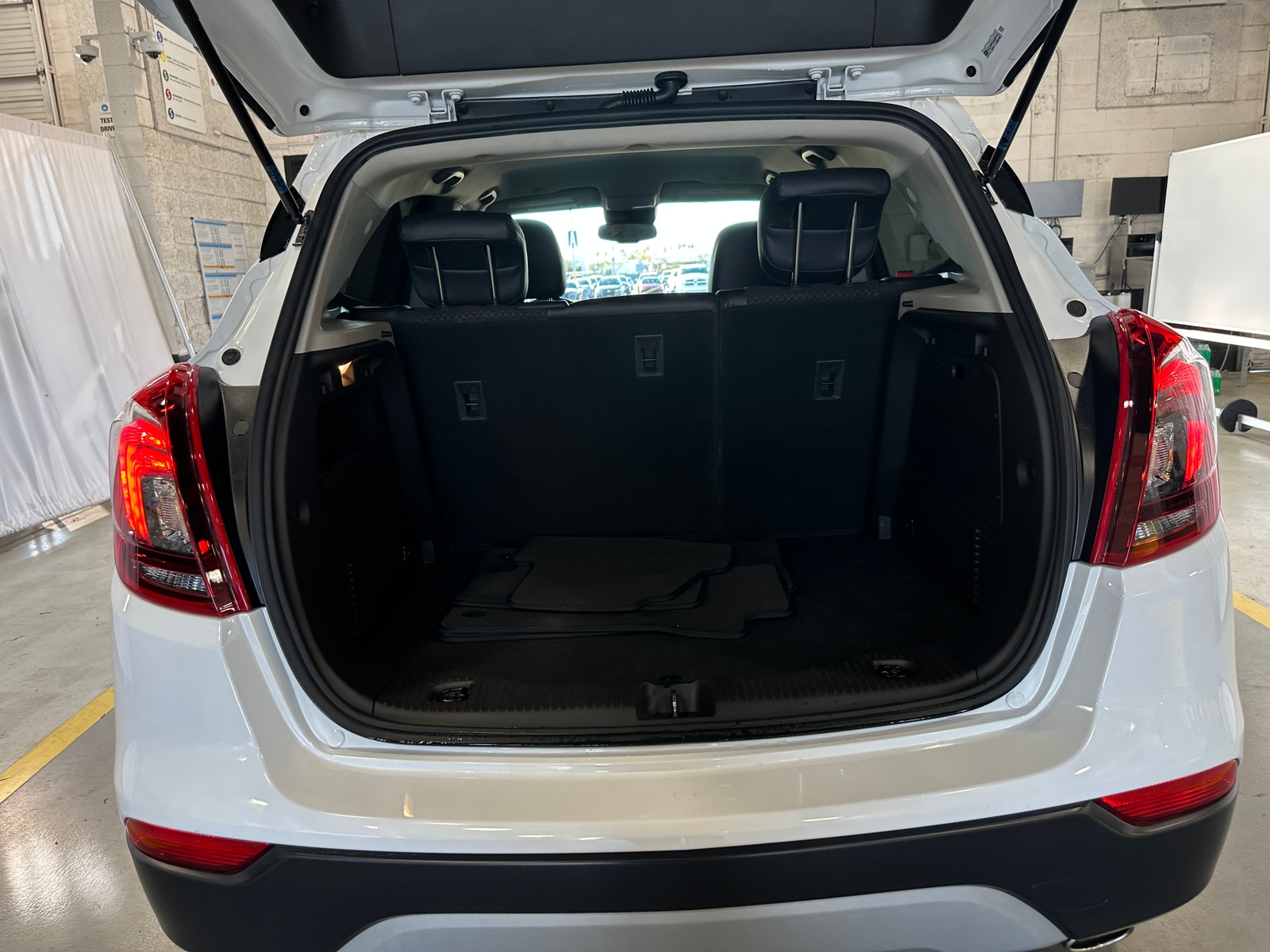 Thumbnail: 2018 Buick Encore - 6