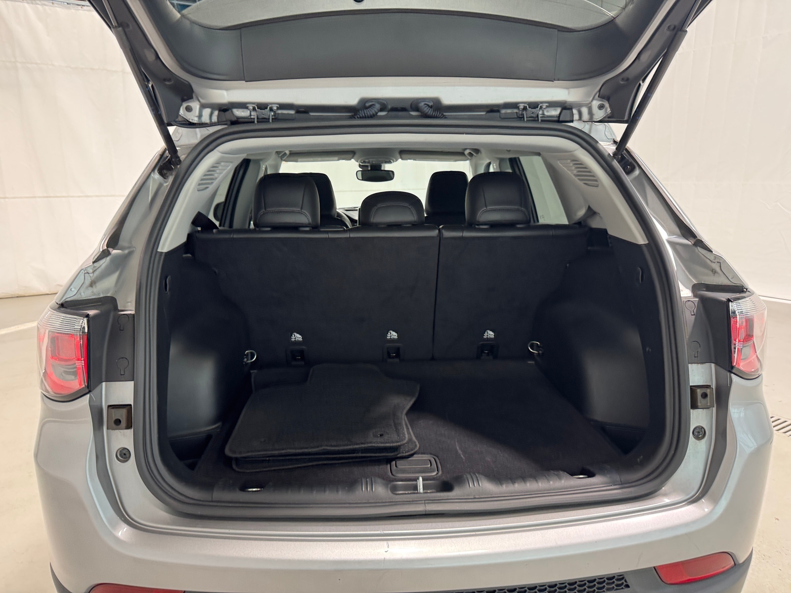 Thumbnail: 2022 Jeep Compass - 6