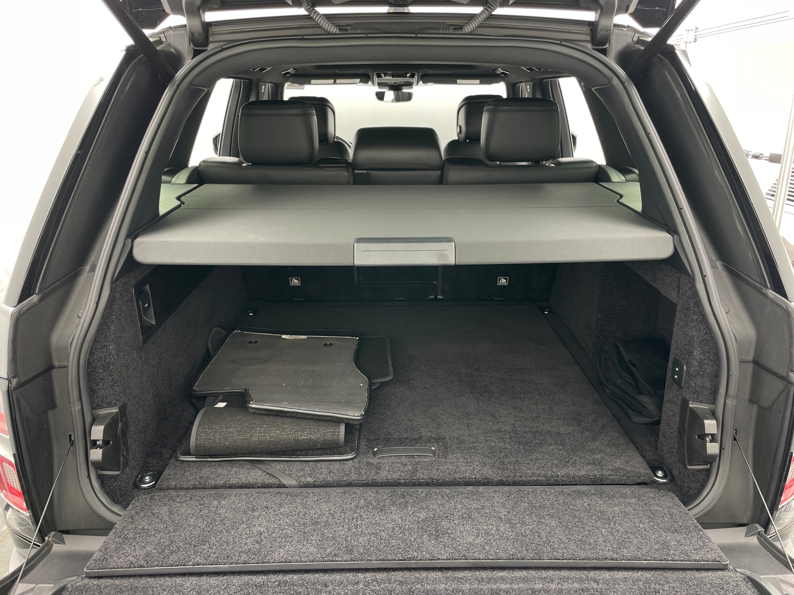 Thumbnail: 2020 Land Rover Range Rover - 6