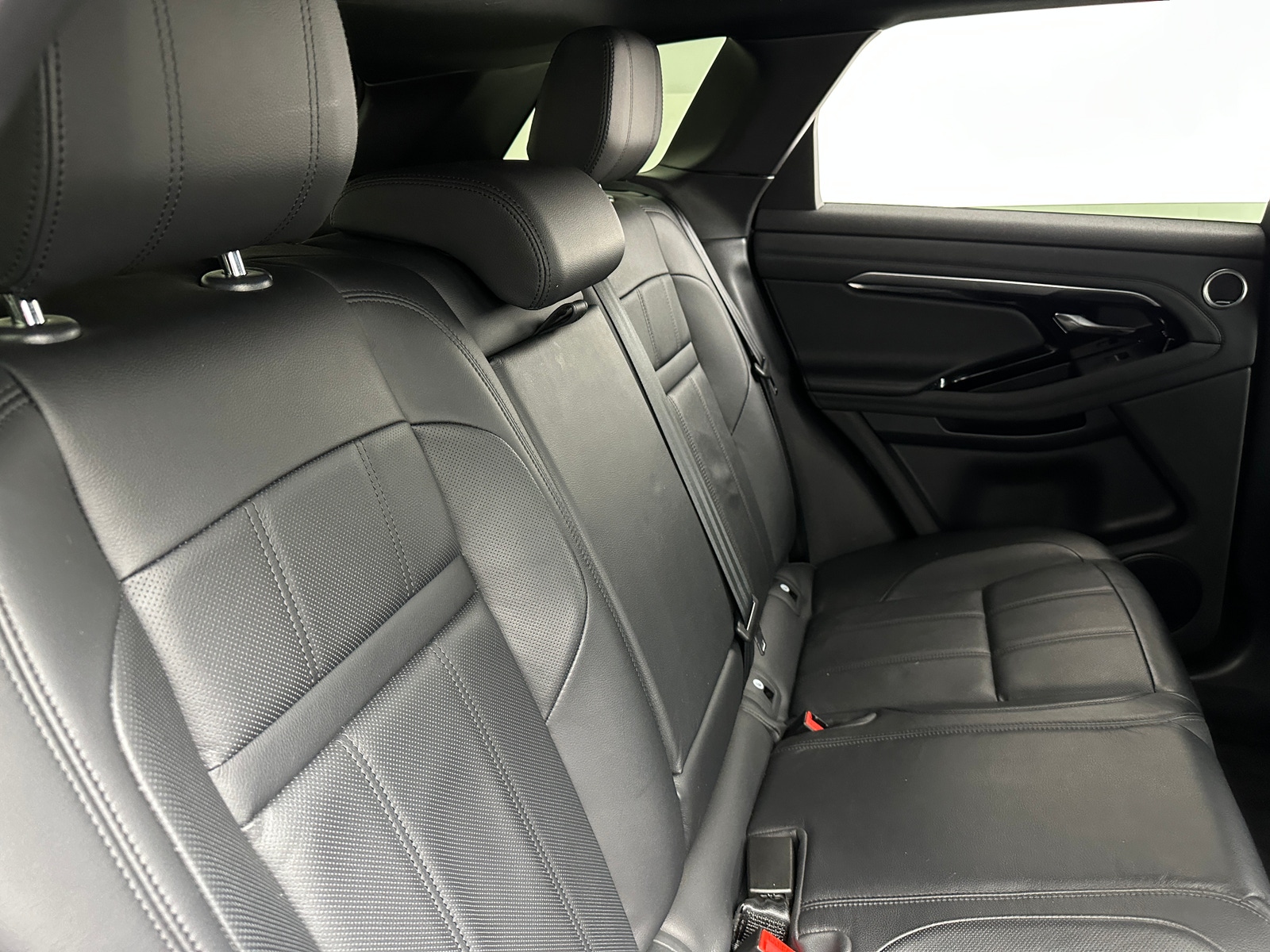 Thumbnail: 2020 Land Rover Range Rover Evoque - 5