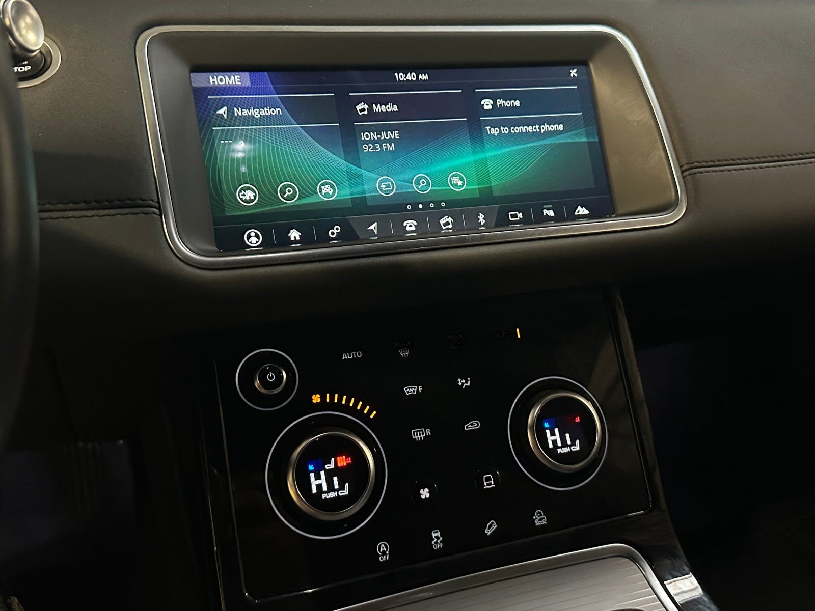 Thumbnail: 2020 Land Rover Range Rover Evoque - 3