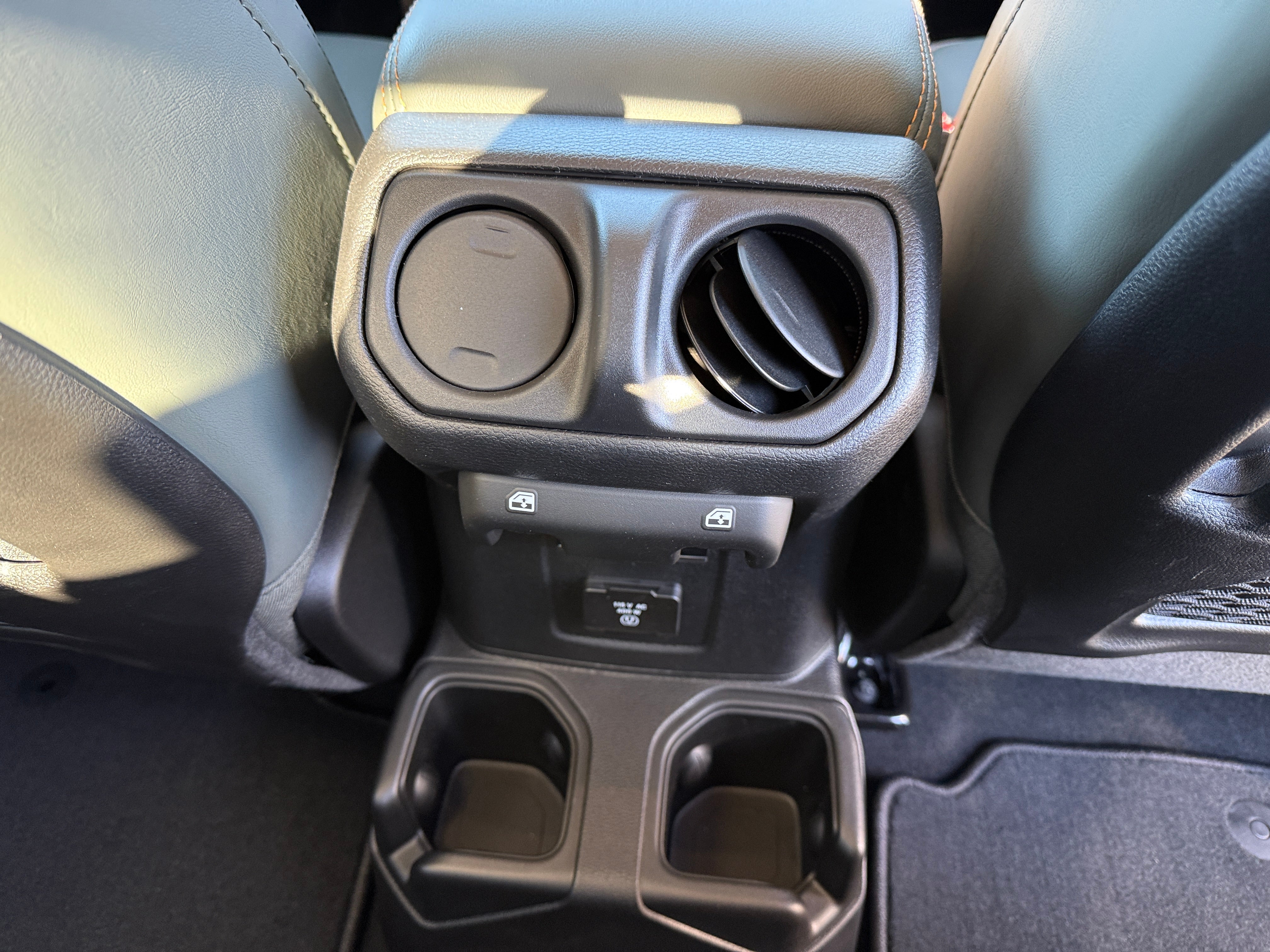 2026 Jeep Gladiator Mojave Auto's photo