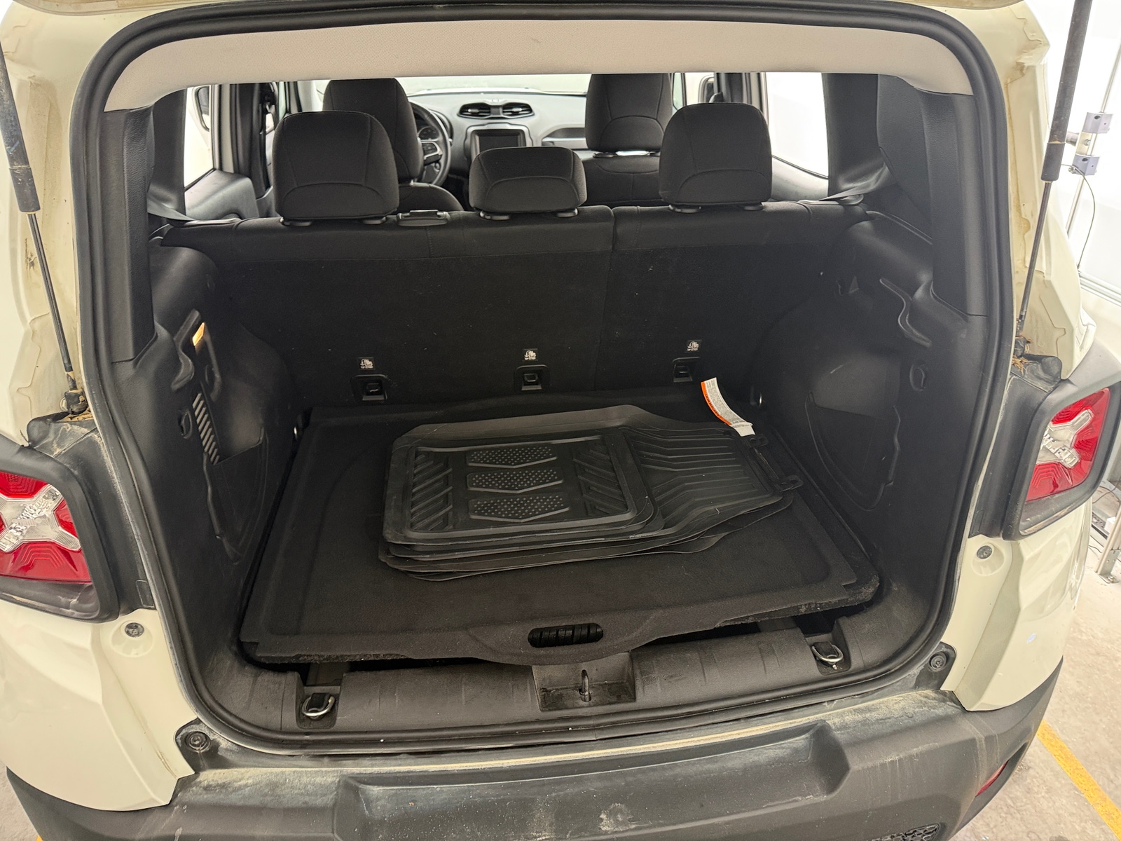 Thumbnail: 2020 Jeep Renegade - 7