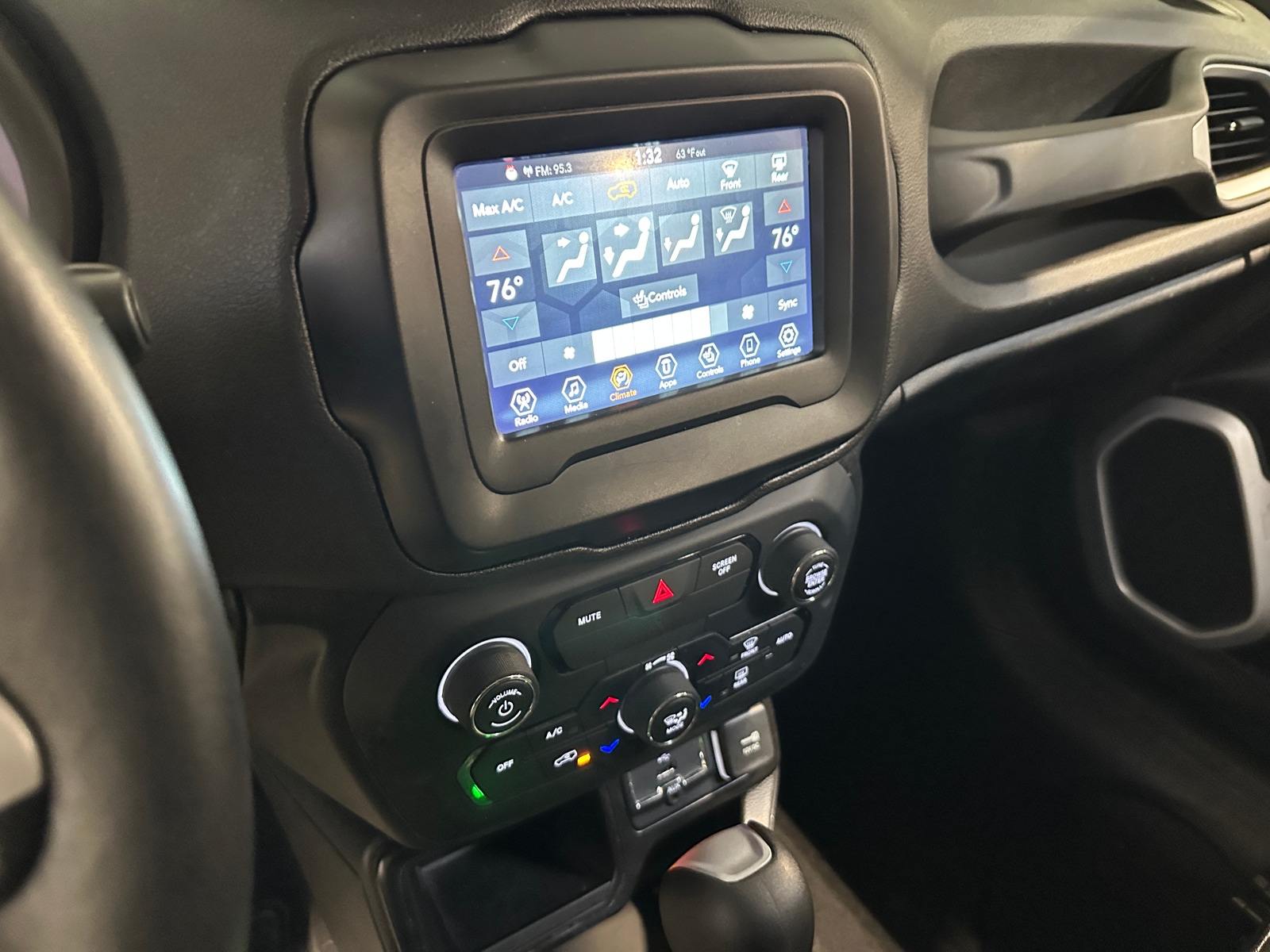 Thumbnail: 2020 Jeep Renegade - 4