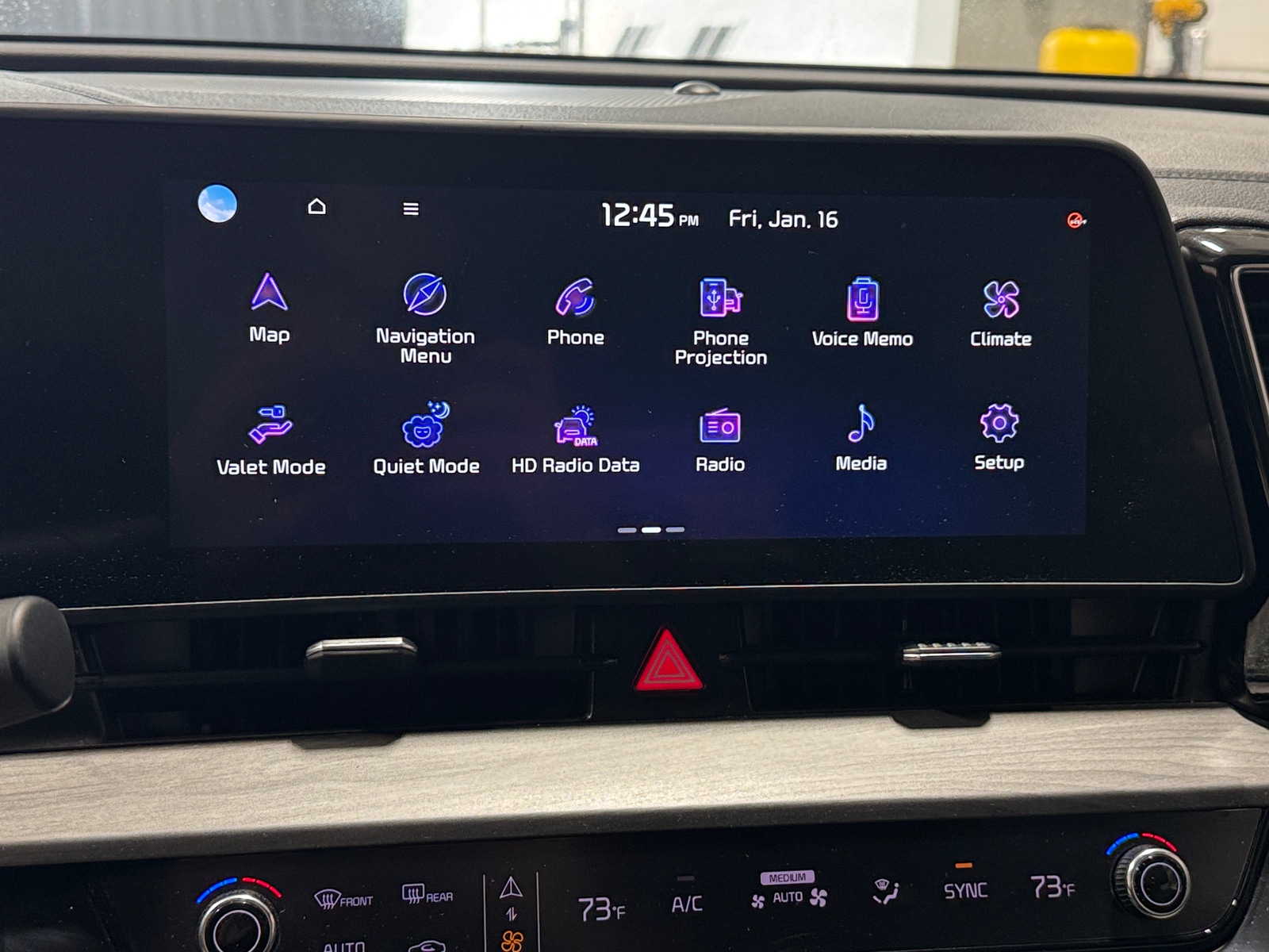 Thumbnail: 2023 Kia Sportage - 3