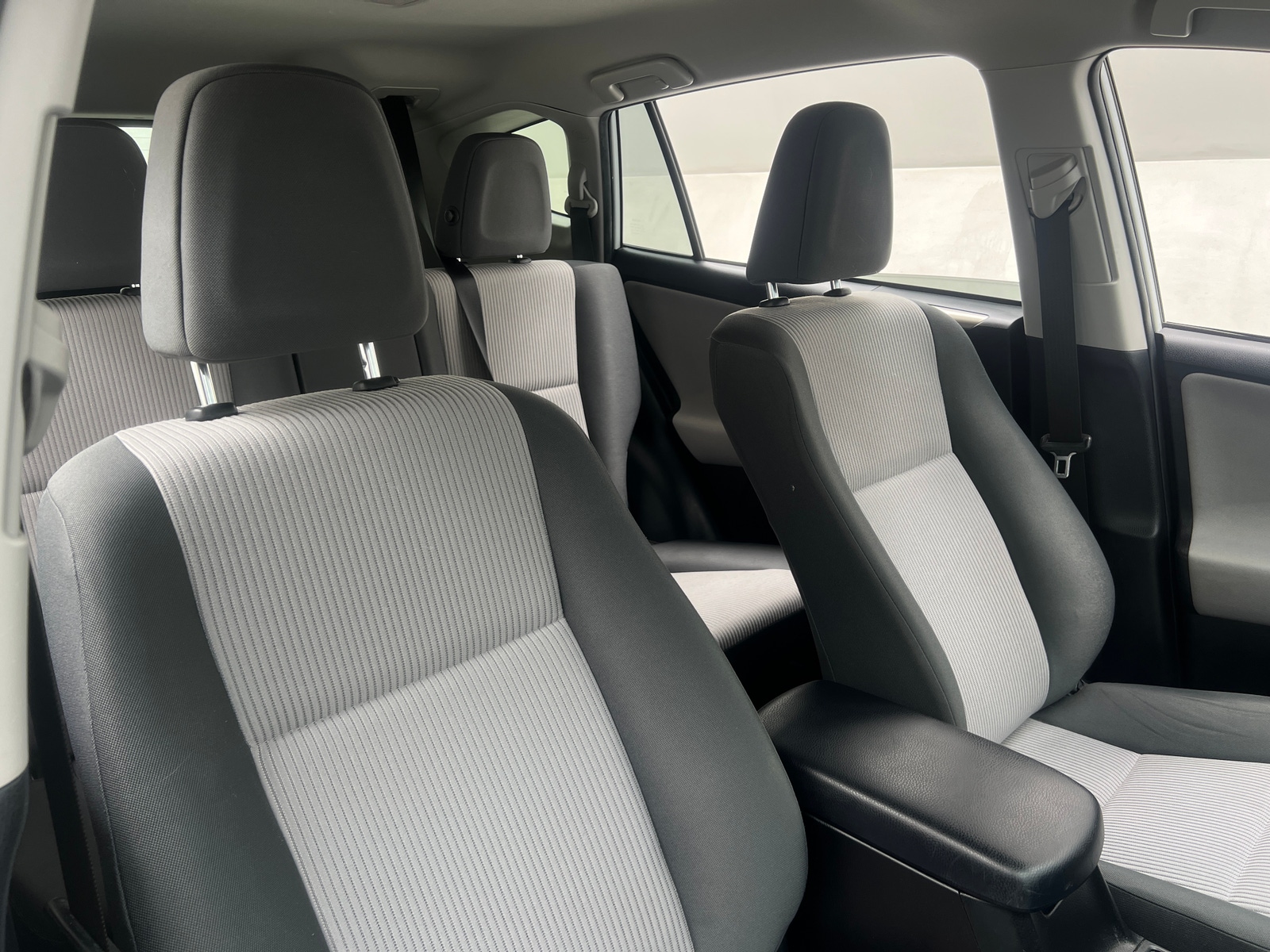 Thumbnail: 2015 Toyota RAV4 - 2