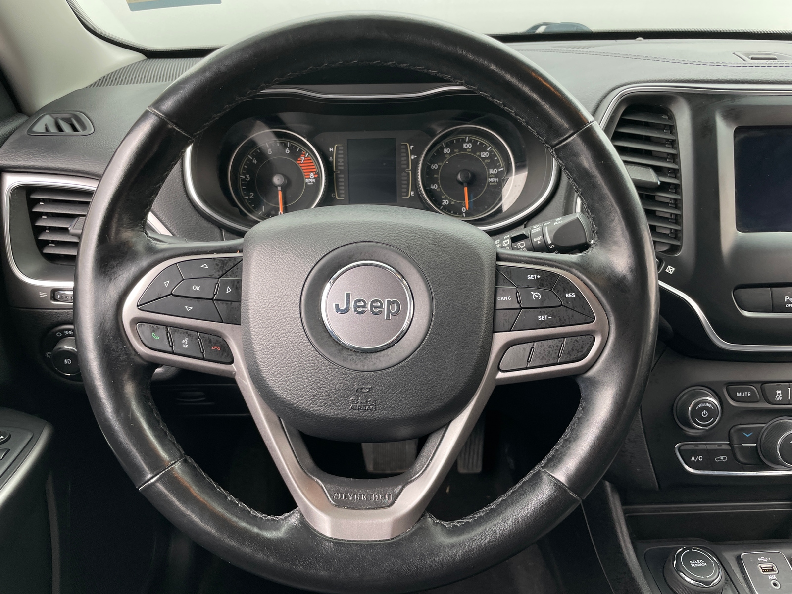 Thumbnail: 2021 Jeep Cherokee - 4