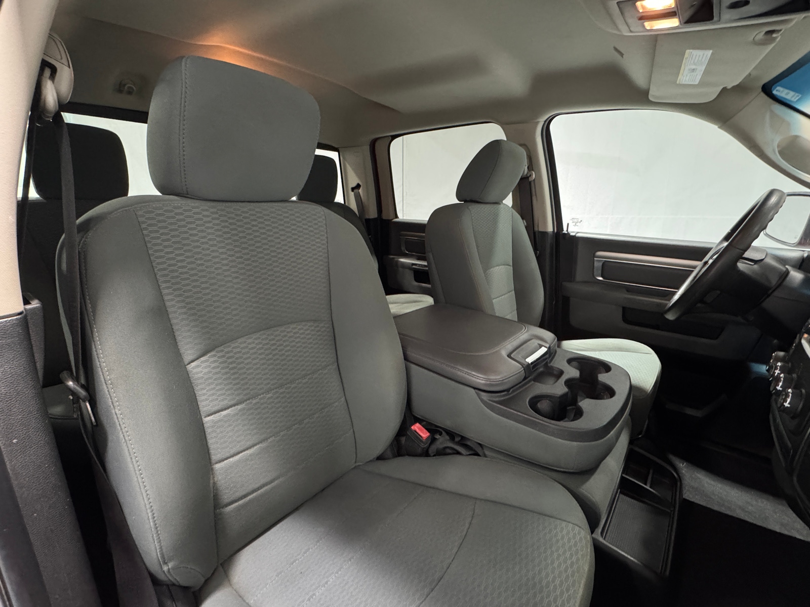 Thumbnail: 2020 RAM 1500 Classic - 2