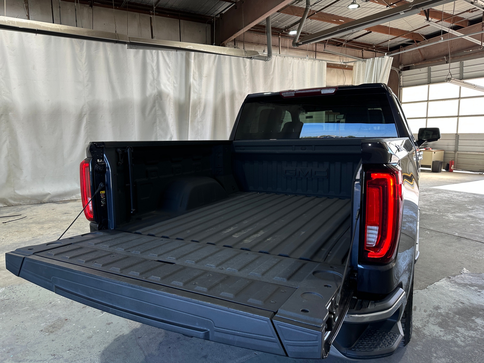 Thumbnail: 2024 GMC Sierra 1500 - 7