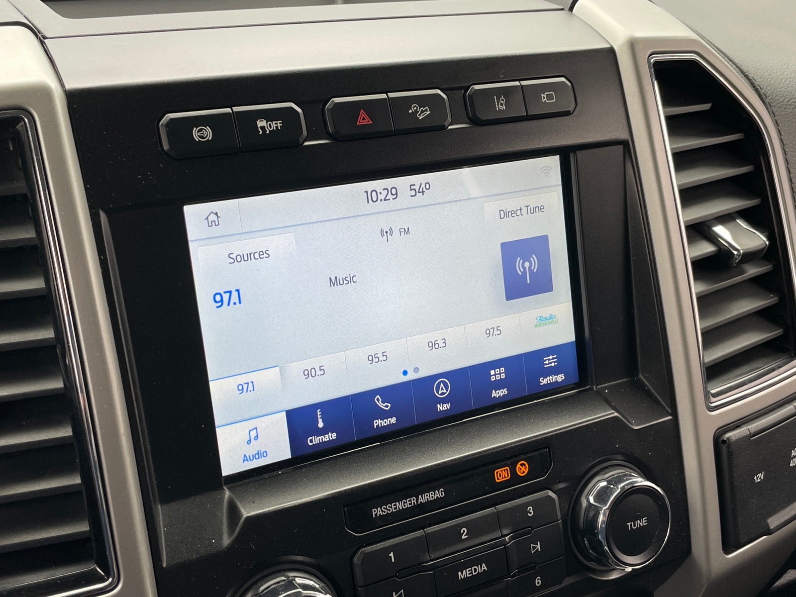 Thumbnail: 2020 Ford Econoline - 3