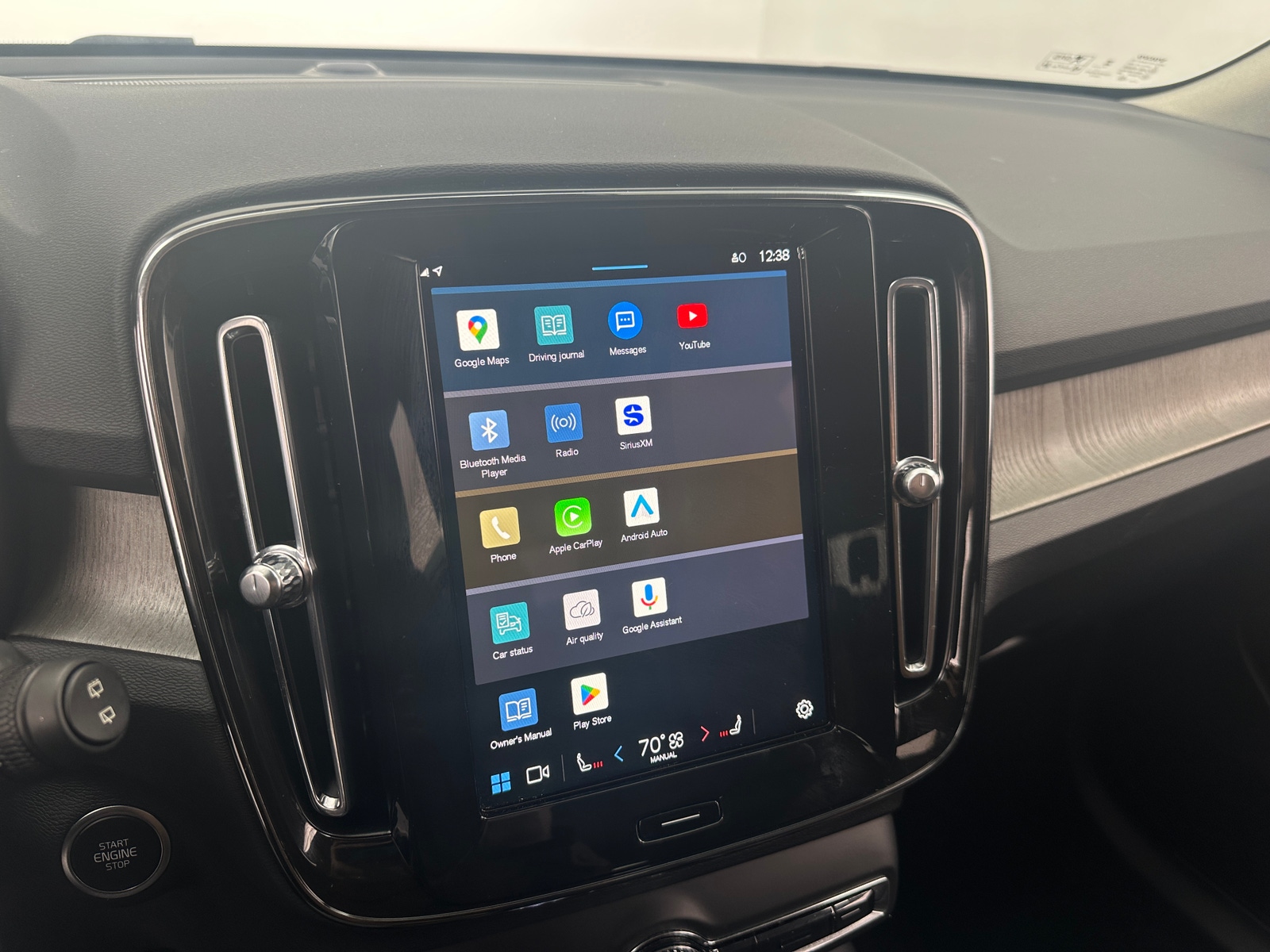 Thumbnail: 2025 Volvo XC40 - 3