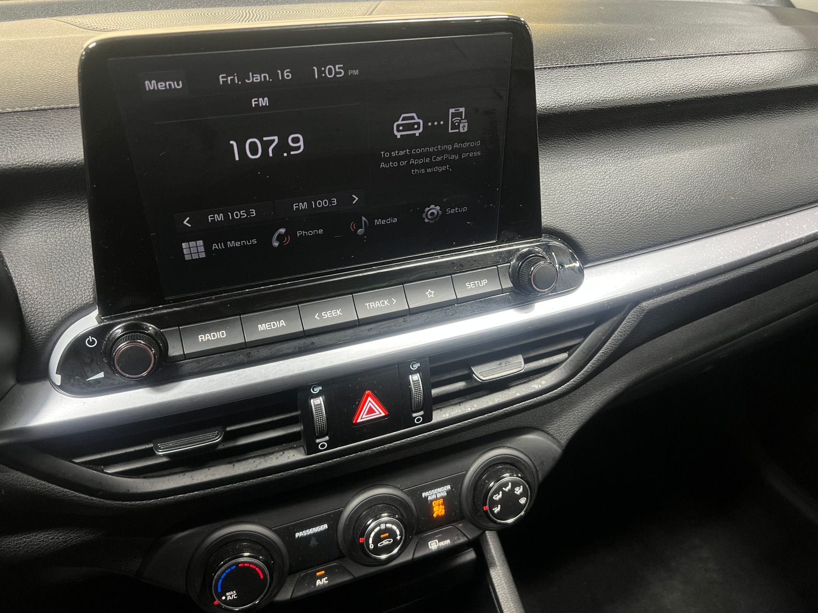 Thumbnail: 2023 Kia Forte - 4