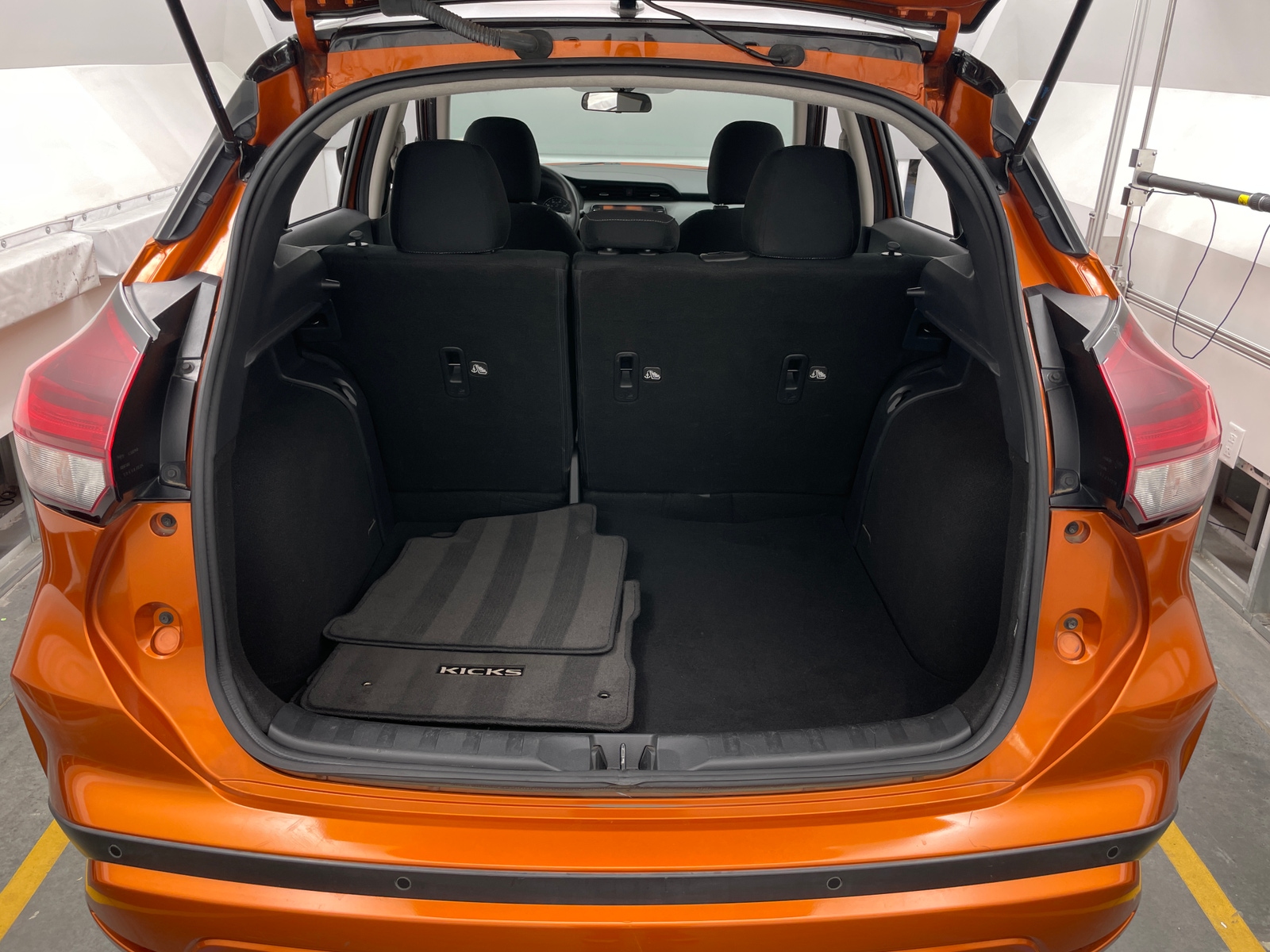 Thumbnail: 2021 Nissan Kicks - 7