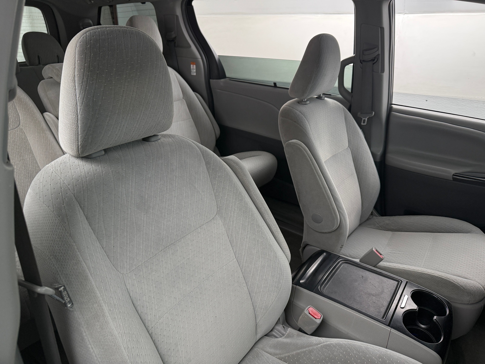 Thumbnail: 2016 Toyota Sienna - 2