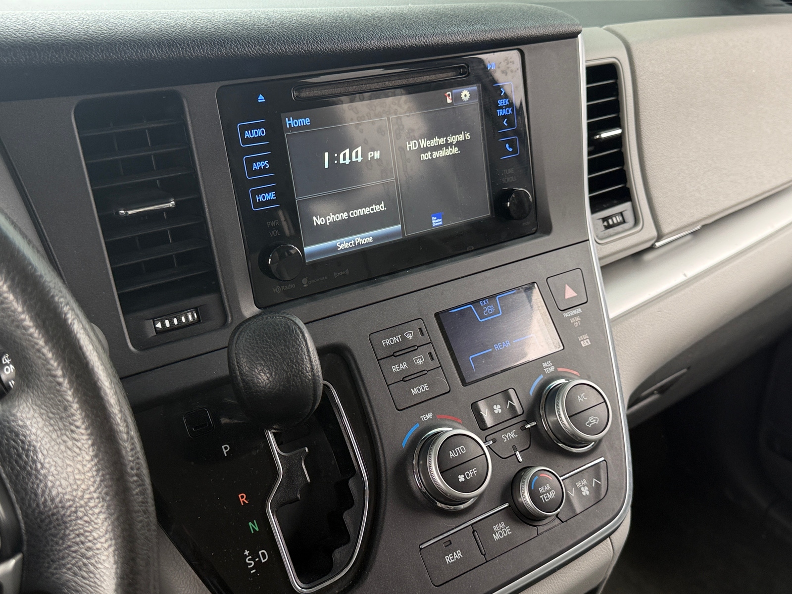 Thumbnail: 2016 Toyota Sienna - 4