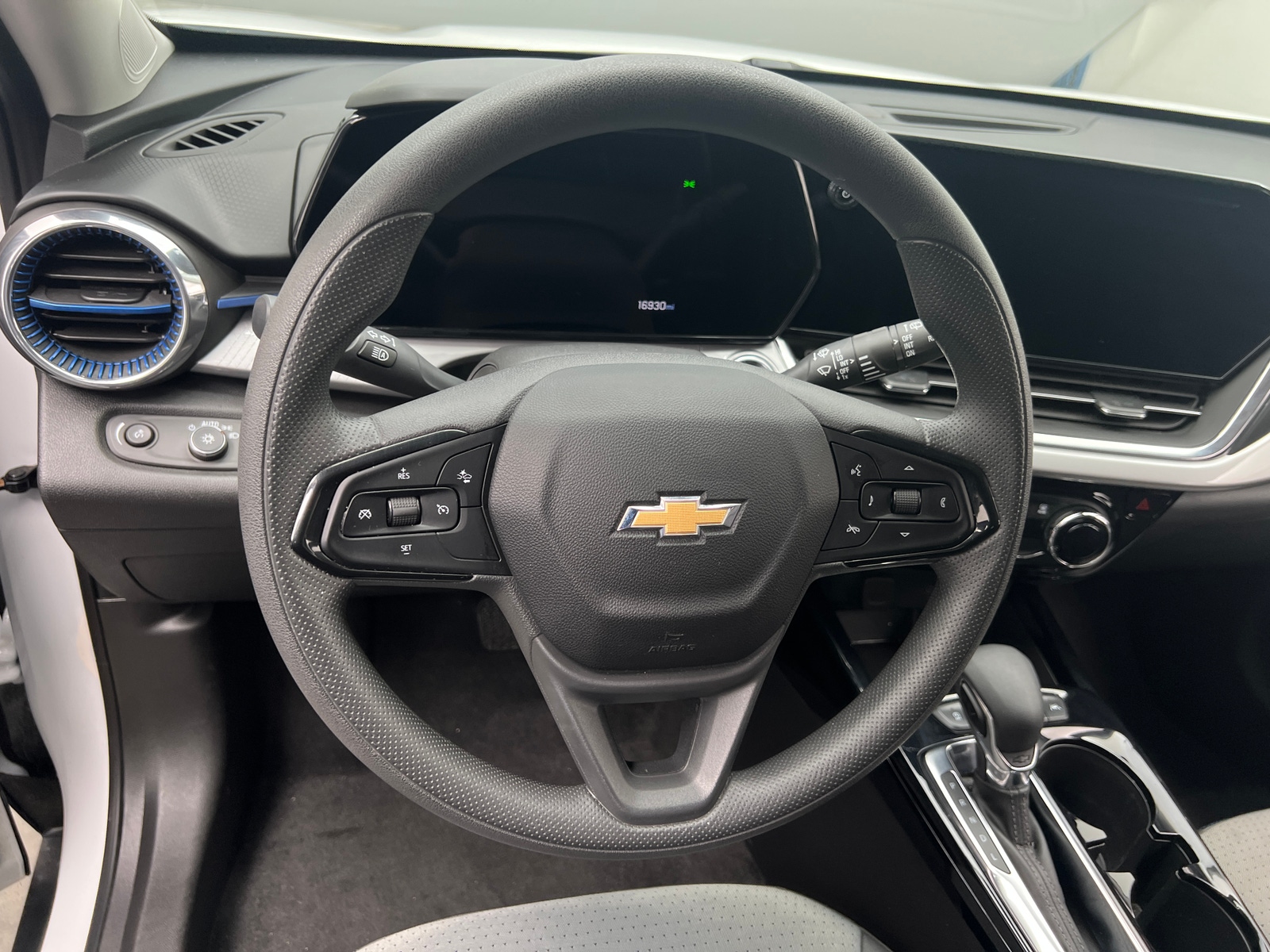 Thumbnail: 2025 Chevrolet Trax - 5