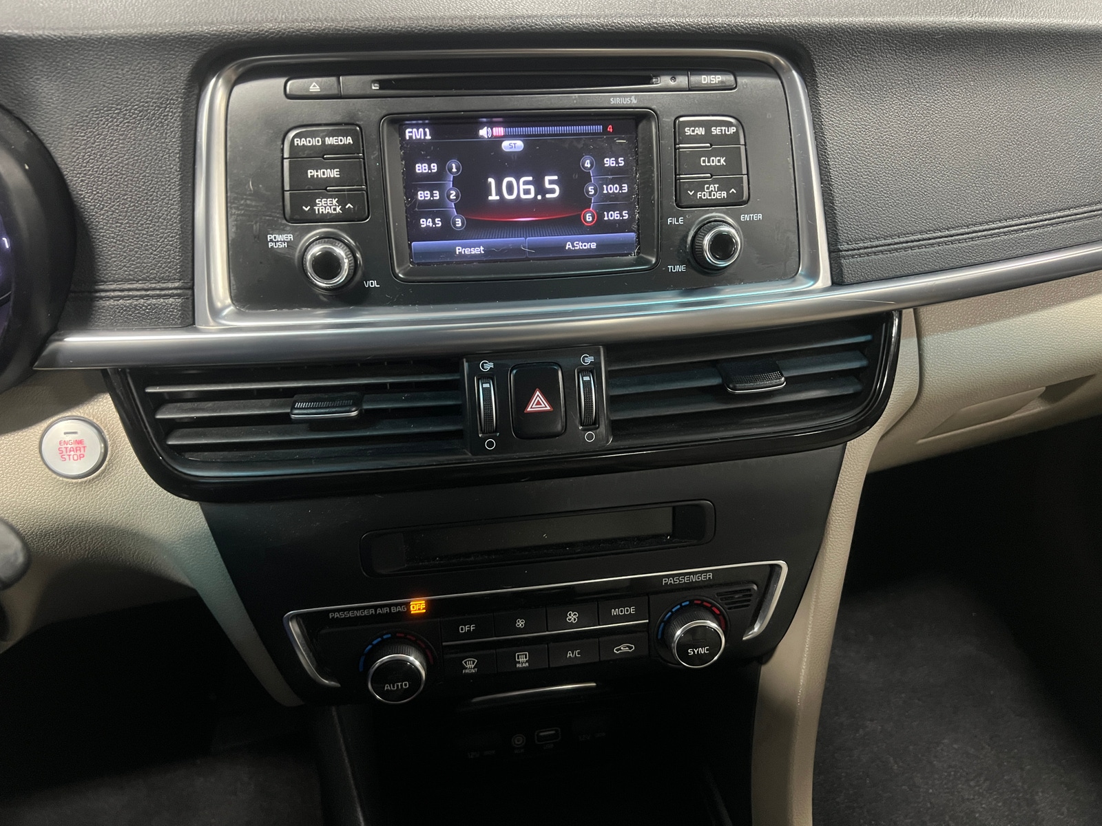 Thumbnail: 2016 Kia Optima - 3