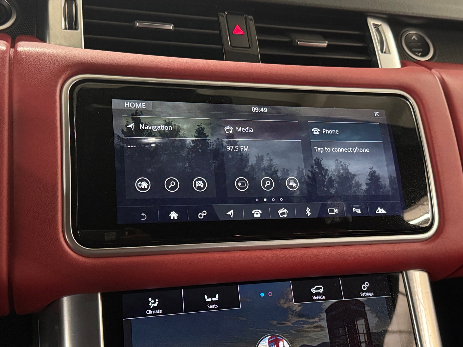 Thumbnail: 2020 Land Rover Range Rover Sport - 3