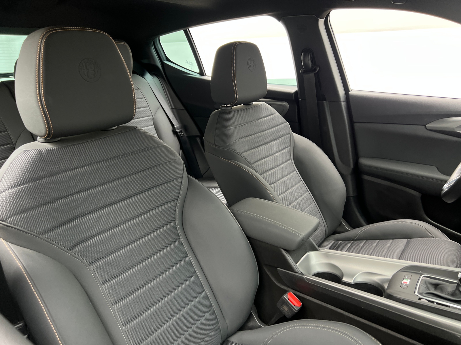 Thumbnail: 2024 Alfa Romeo Tonale - 2