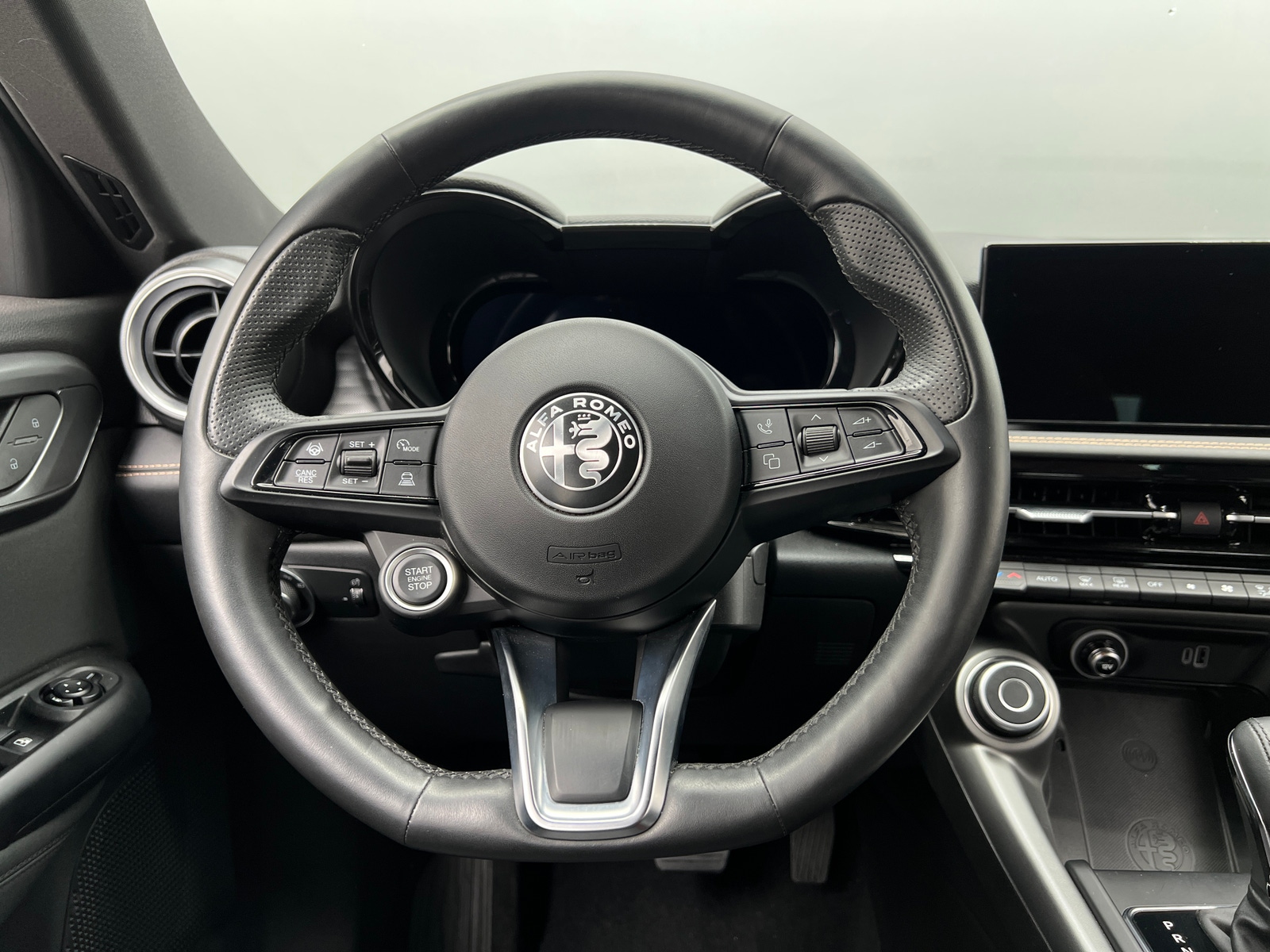 Thumbnail: 2024 Alfa Romeo Tonale - 5