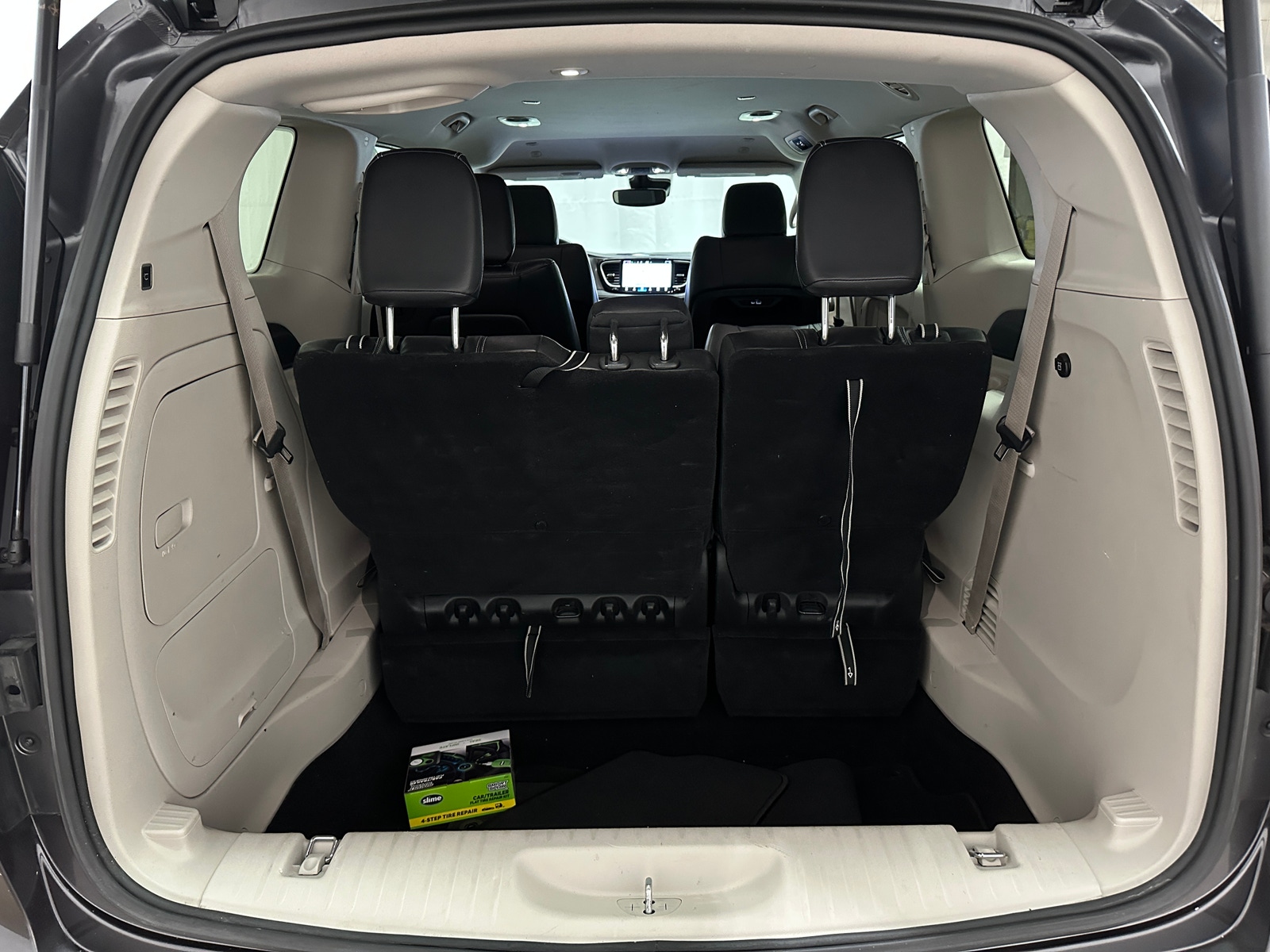 Thumbnail: 2022 Chrysler Pacifica - 7