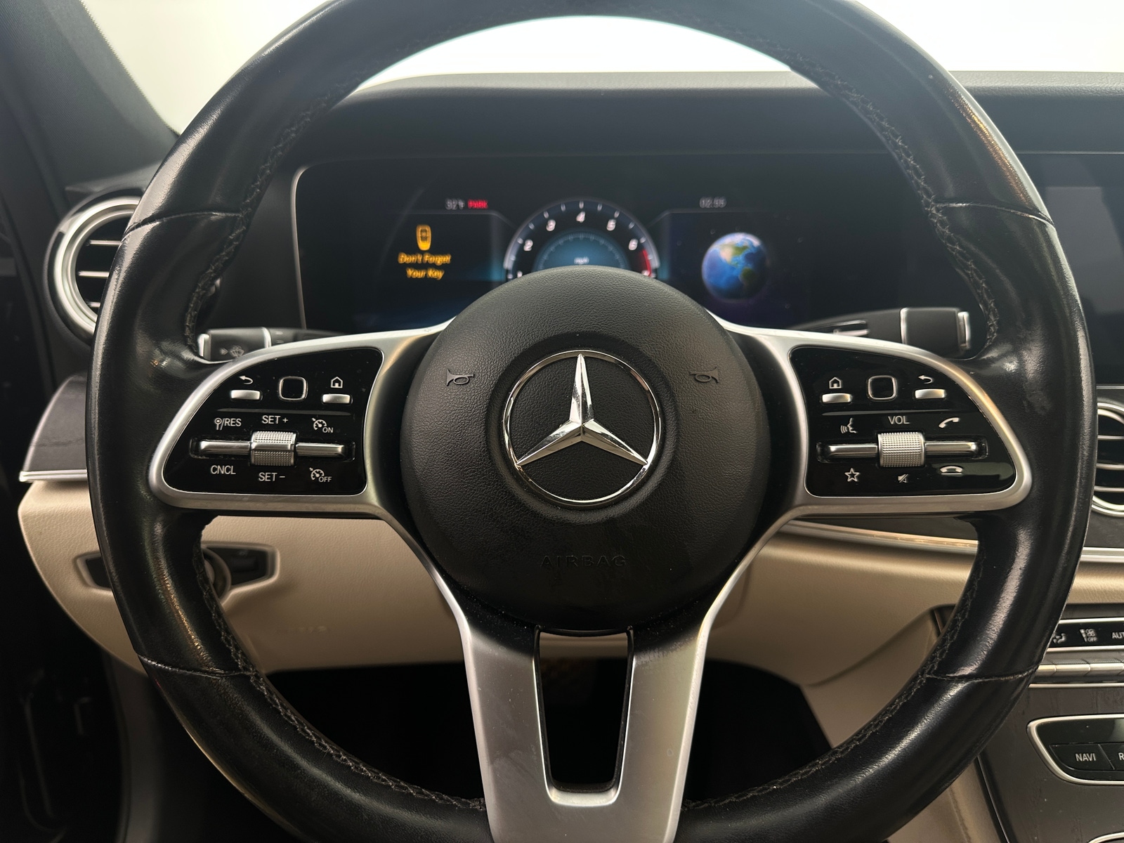 Thumbnail: 2020 Mercedes-Benz E-Class - 4