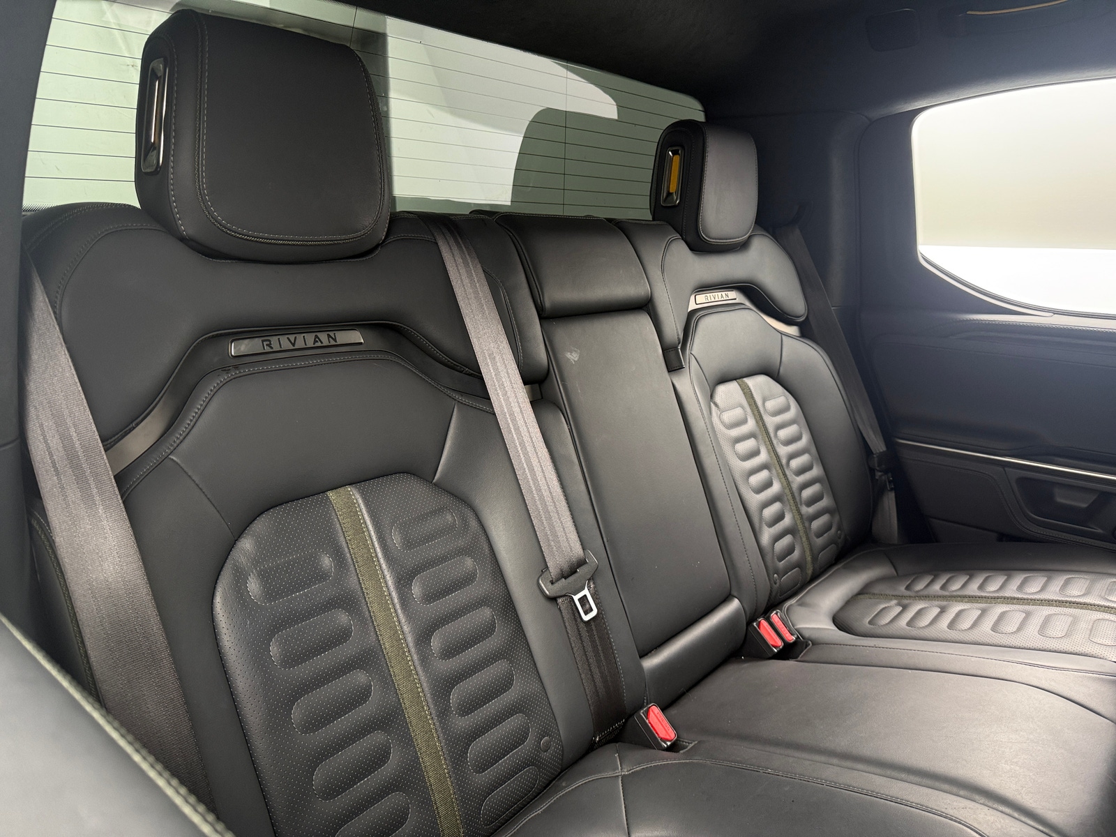 Thumbnail: 2022 Rivian R1T - 5